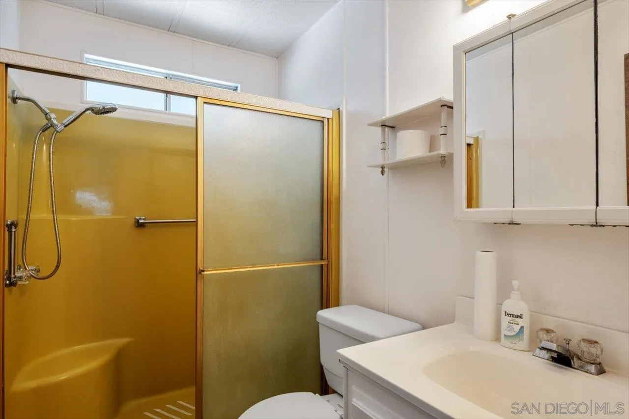 https://cdn.realtyfeed.com/cdn/127/220026618/44e9b425183d47169b2172e49fef7357.webp