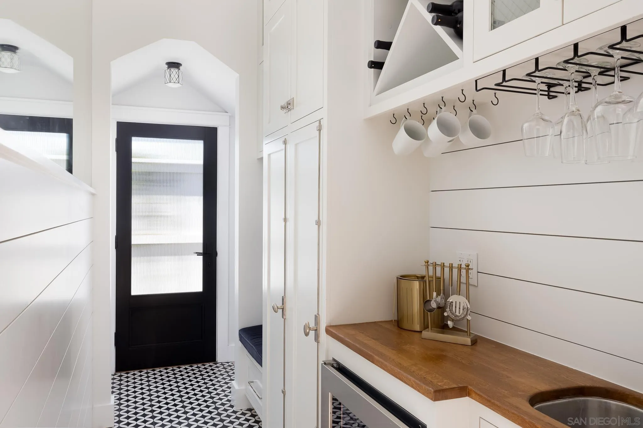 https://cdn.realtyfeed.com/cdn/127/220026650/7986d63d08e2e5a4940b05122b1227ea.webp