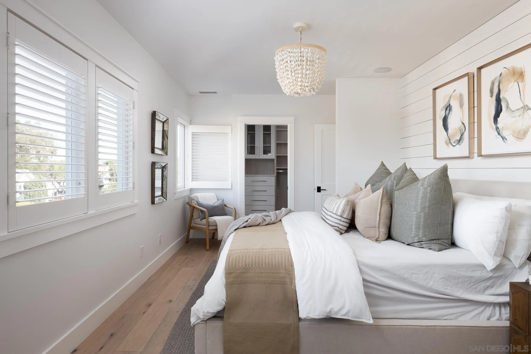 https://cdn.realtyfeed.com/cdn/127/220026650/8bf26158f33f395bdf227071782b74fd.webp
