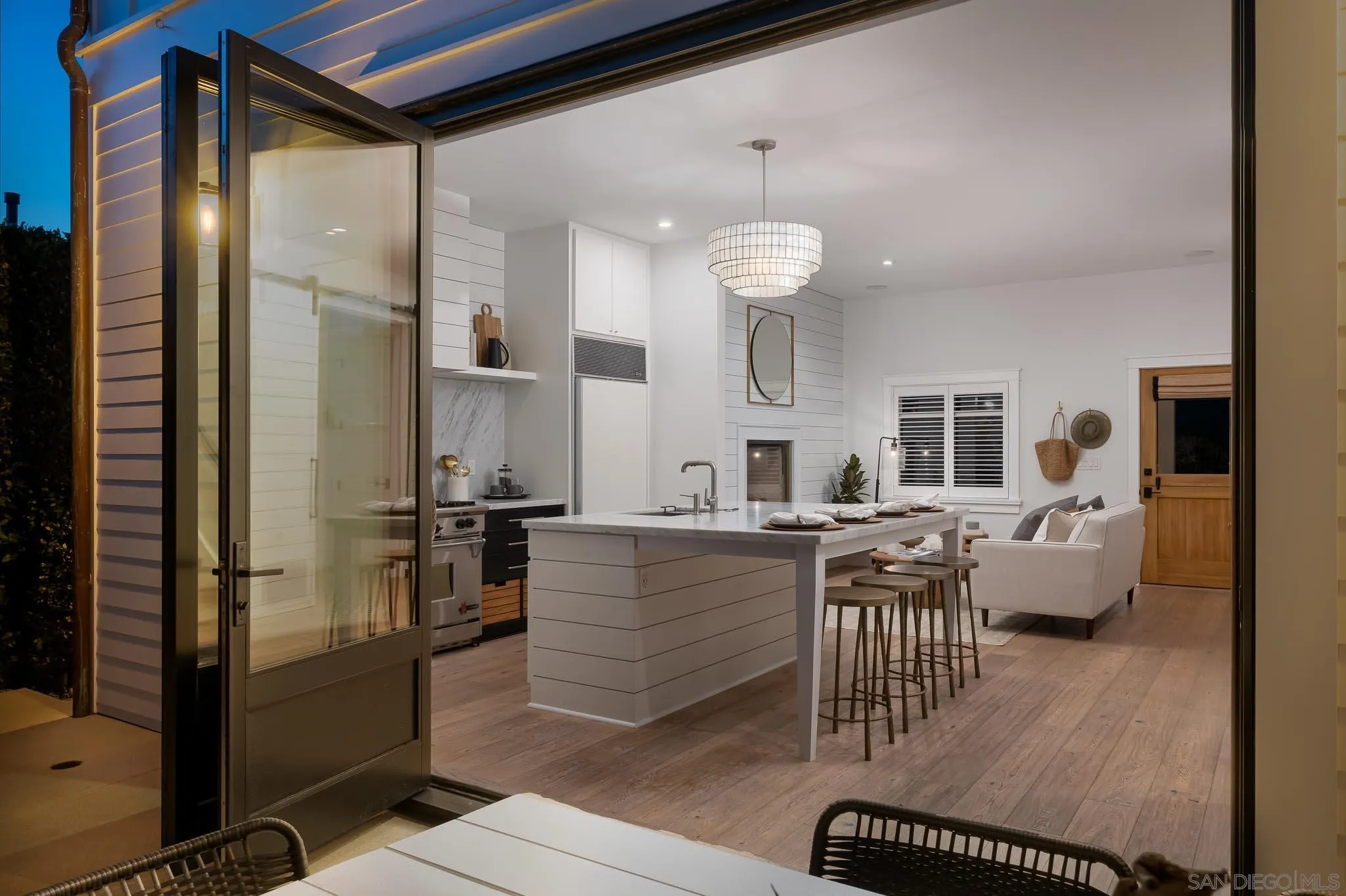 https://cdn.realtyfeed.com/cdn/127/220026650/94099ed51dd92c6a0bc144784ce0dd6b.webp