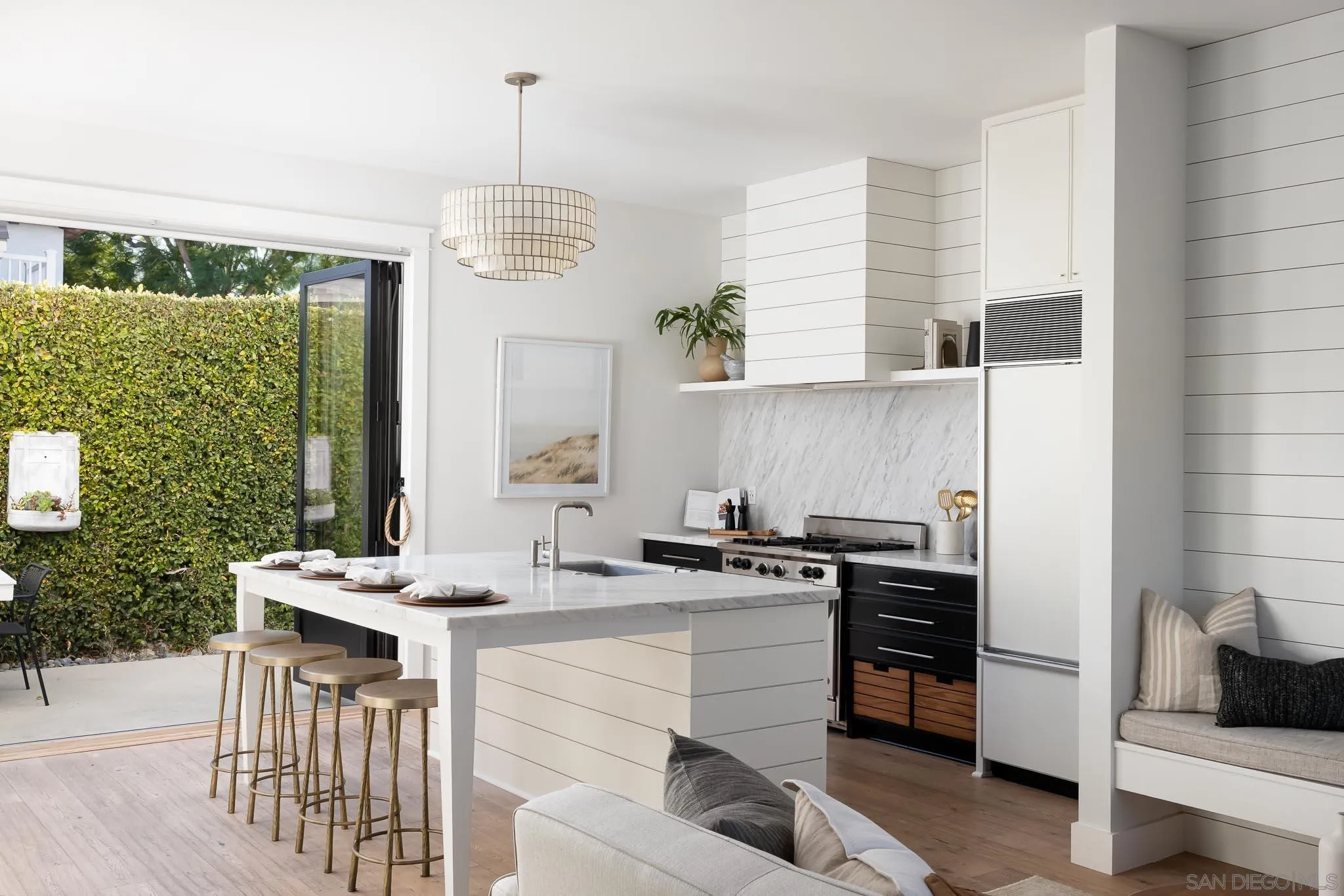 https://cdn.realtyfeed.com/cdn/127/220026650/99e3c8129947f33061041e392e0a485b.webp
