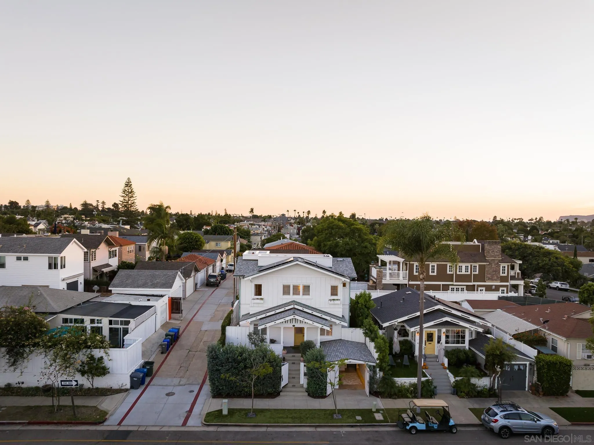 https://cdn.realtyfeed.com/cdn/127/220026650/9abf66bd180470ace51218ea604bffb7.webp