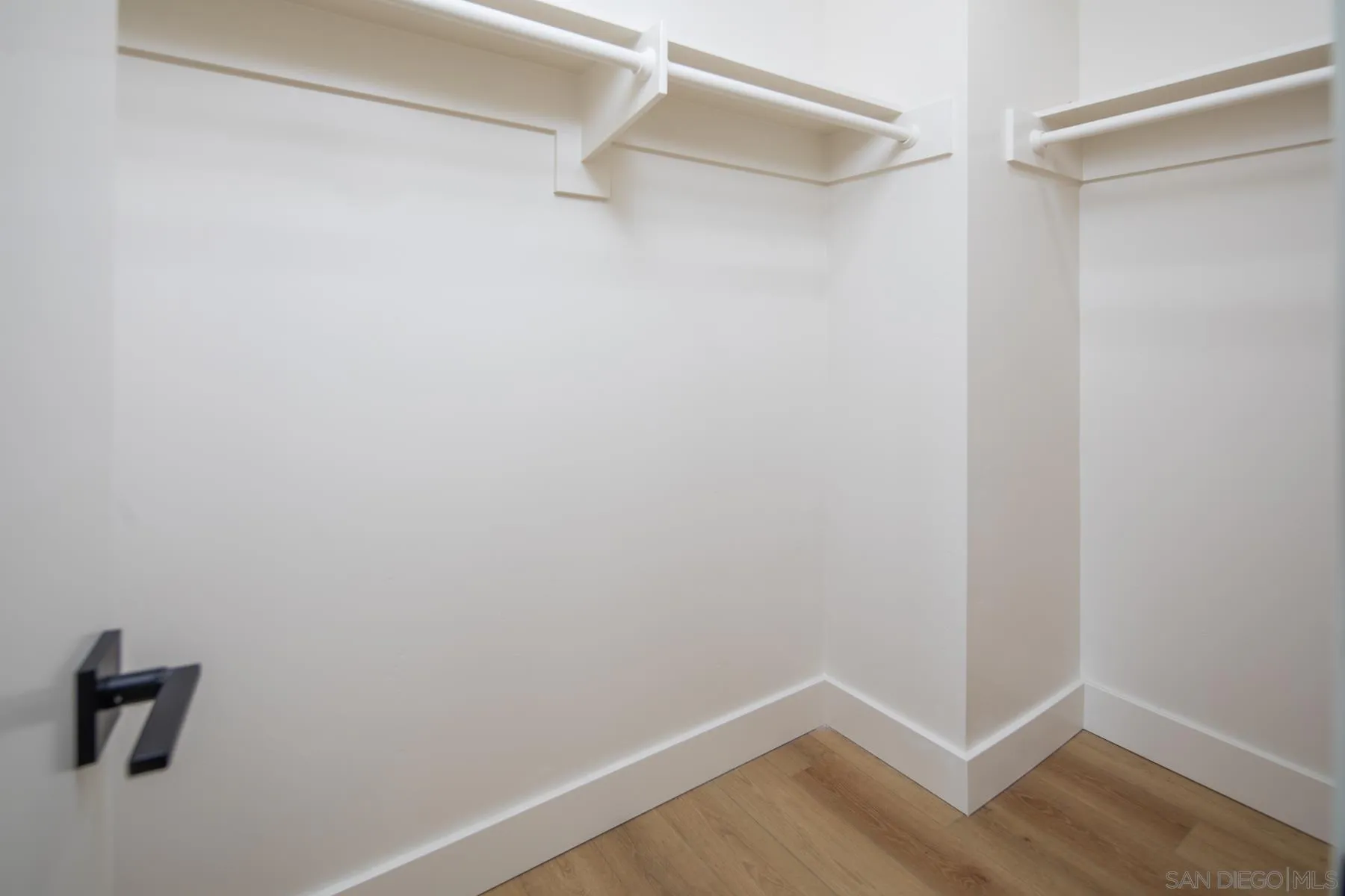 https://cdn.realtyfeed.com/cdn/127/220026706/29666622e358accd0195e9d7e7a8275d.webp