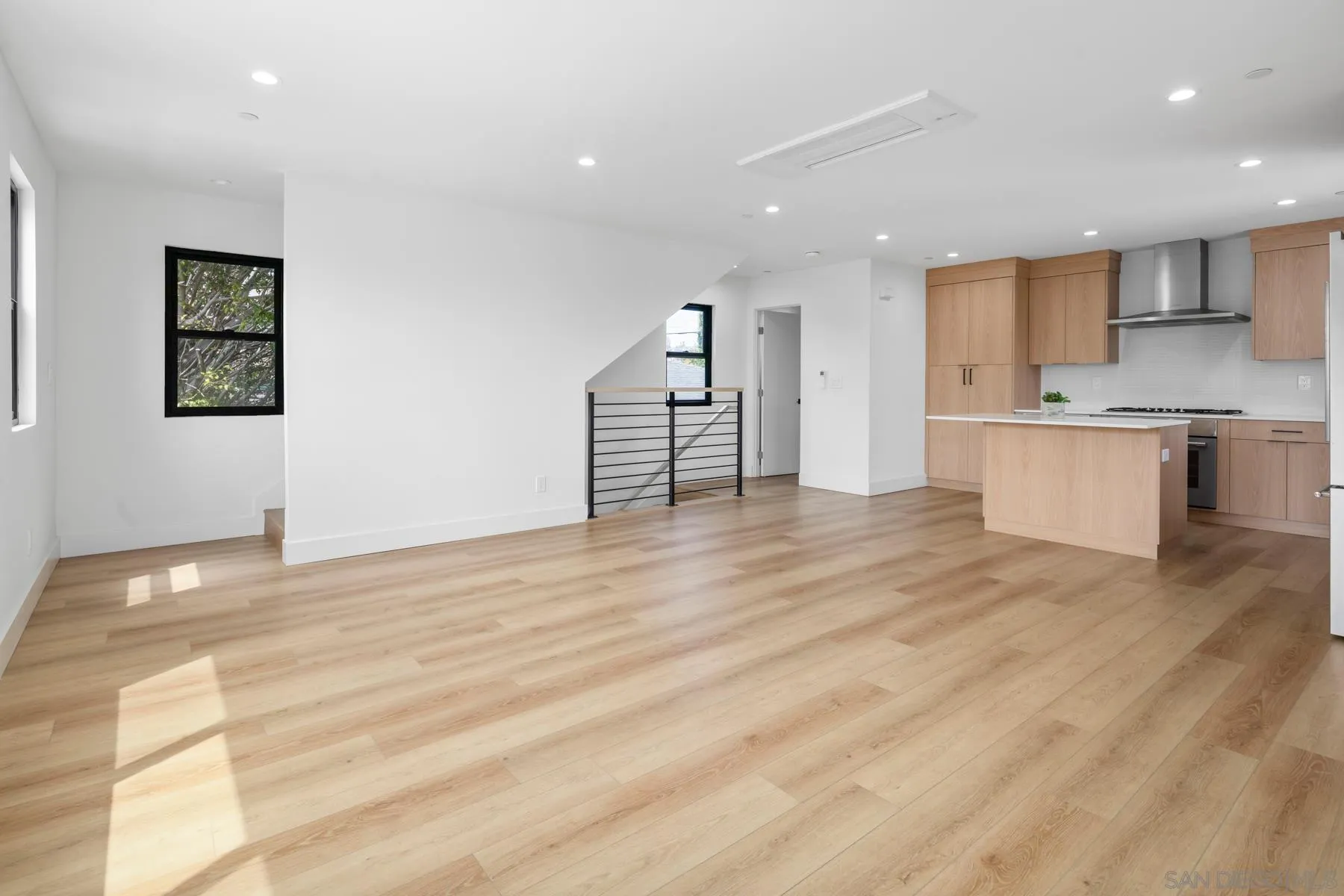 https://cdn.realtyfeed.com/cdn/127/220026706/729df26178a065793837c7b322406c45.webp