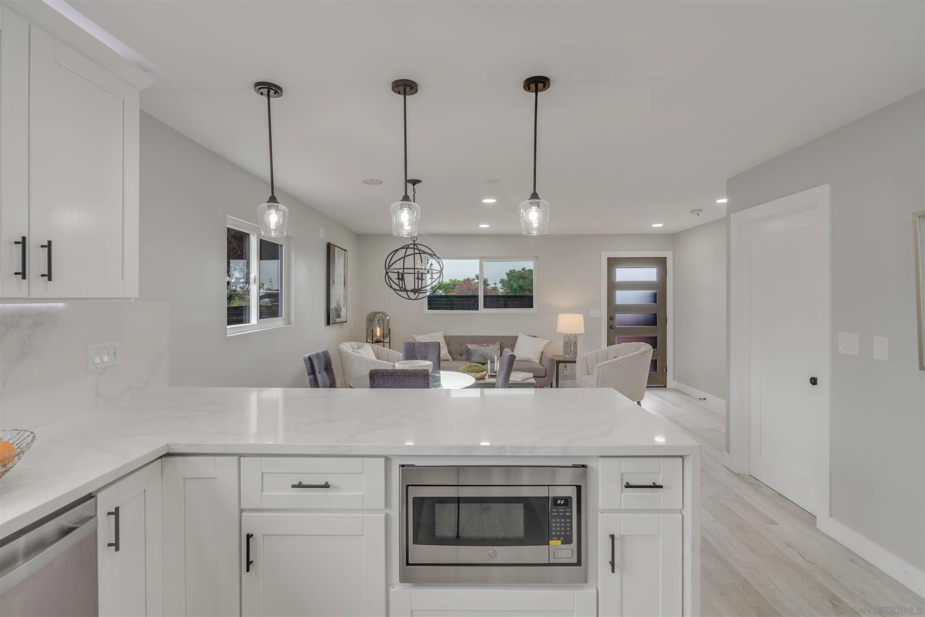 https://cdn.realtyfeed.com/cdn/127/220026809/af6cfcbb206e40c1bf576a89dd713358.webp