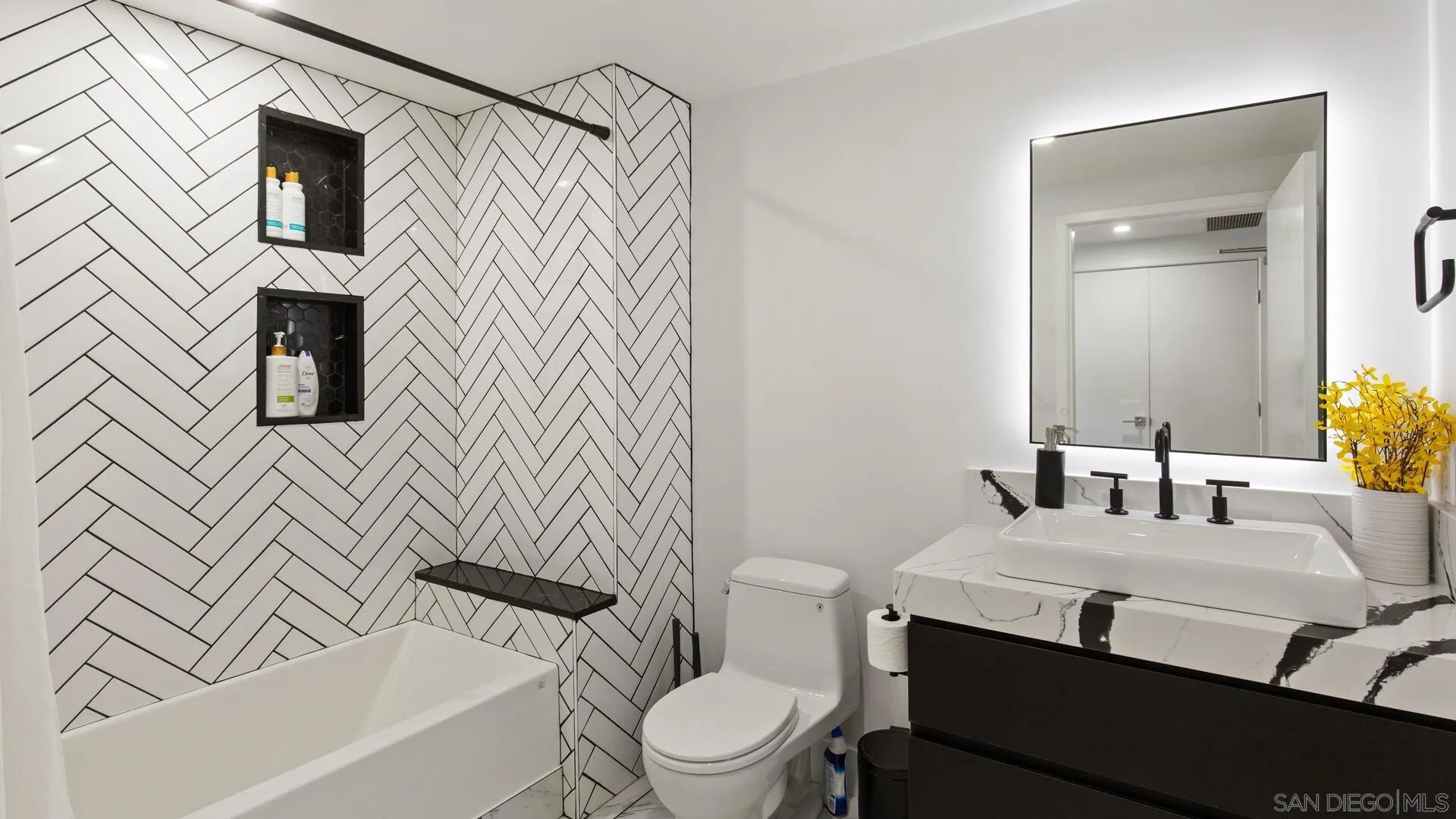 https://cdn.realtyfeed.com/cdn/127/220026842/62ea547229725f1e07b381596af2450a.webp