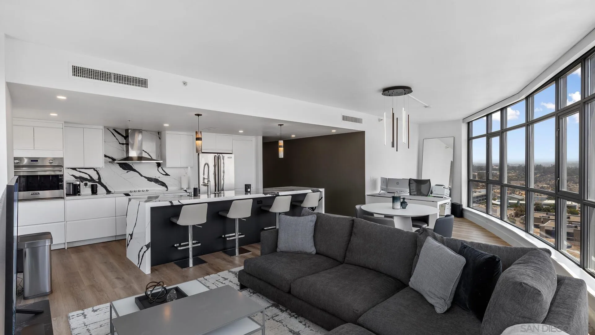 https://cdn.realtyfeed.com/cdn/127/220026842/ac88de0e14ce53719cdb68d8ad613afb.webp