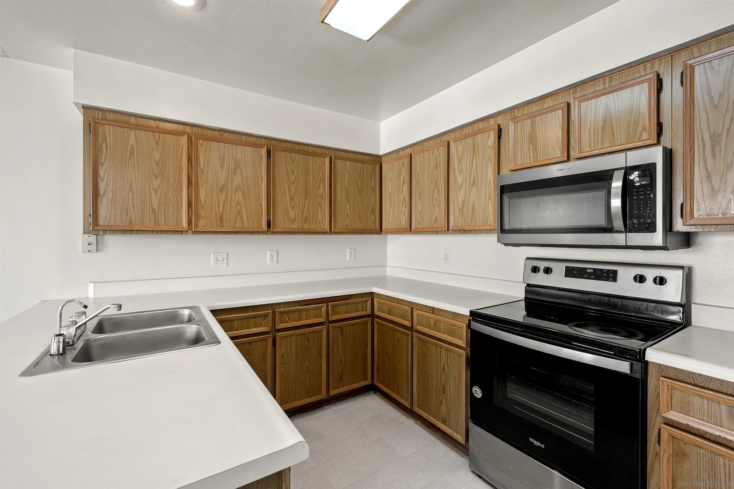 https://cdn.realtyfeed.com/cdn/127/220026935/442e818a0a3c5a7f36da44b16065d719.webp