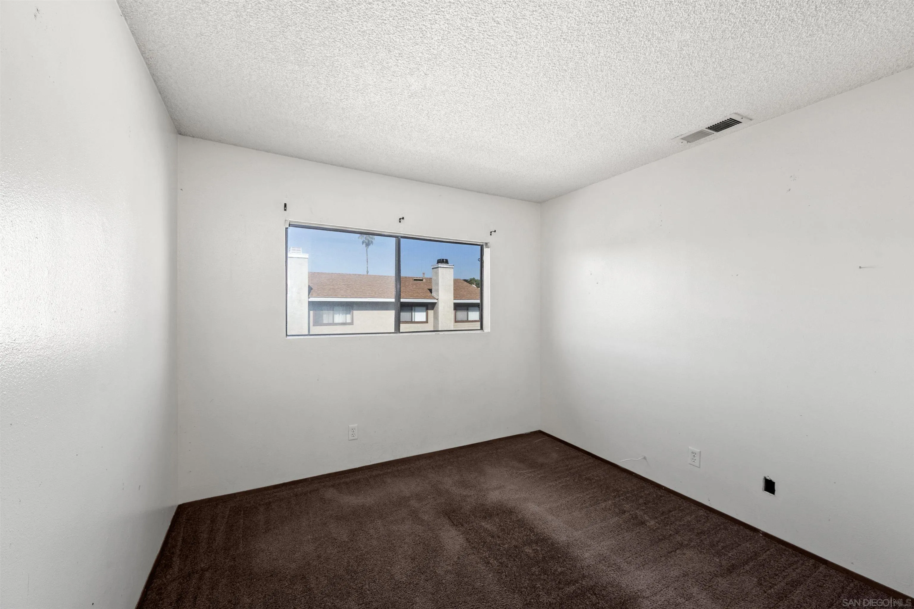 https://cdn.realtyfeed.com/cdn/127/220026935/6894901ef9740bb3b0c1e59867b33638.webp