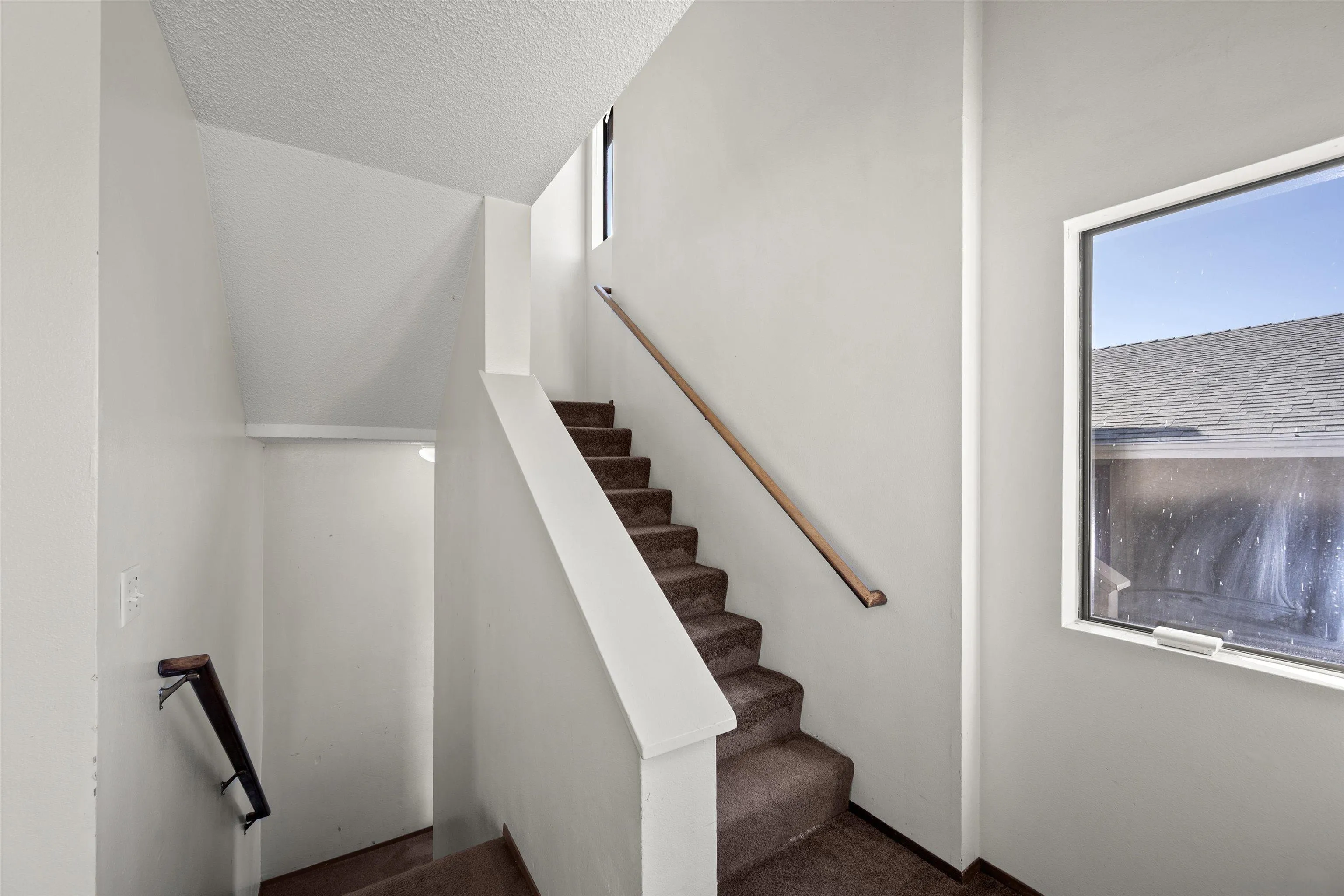 https://cdn.realtyfeed.com/cdn/127/220026935/ab6b9e782ac66eb15b8e4b0891977c9d.webp