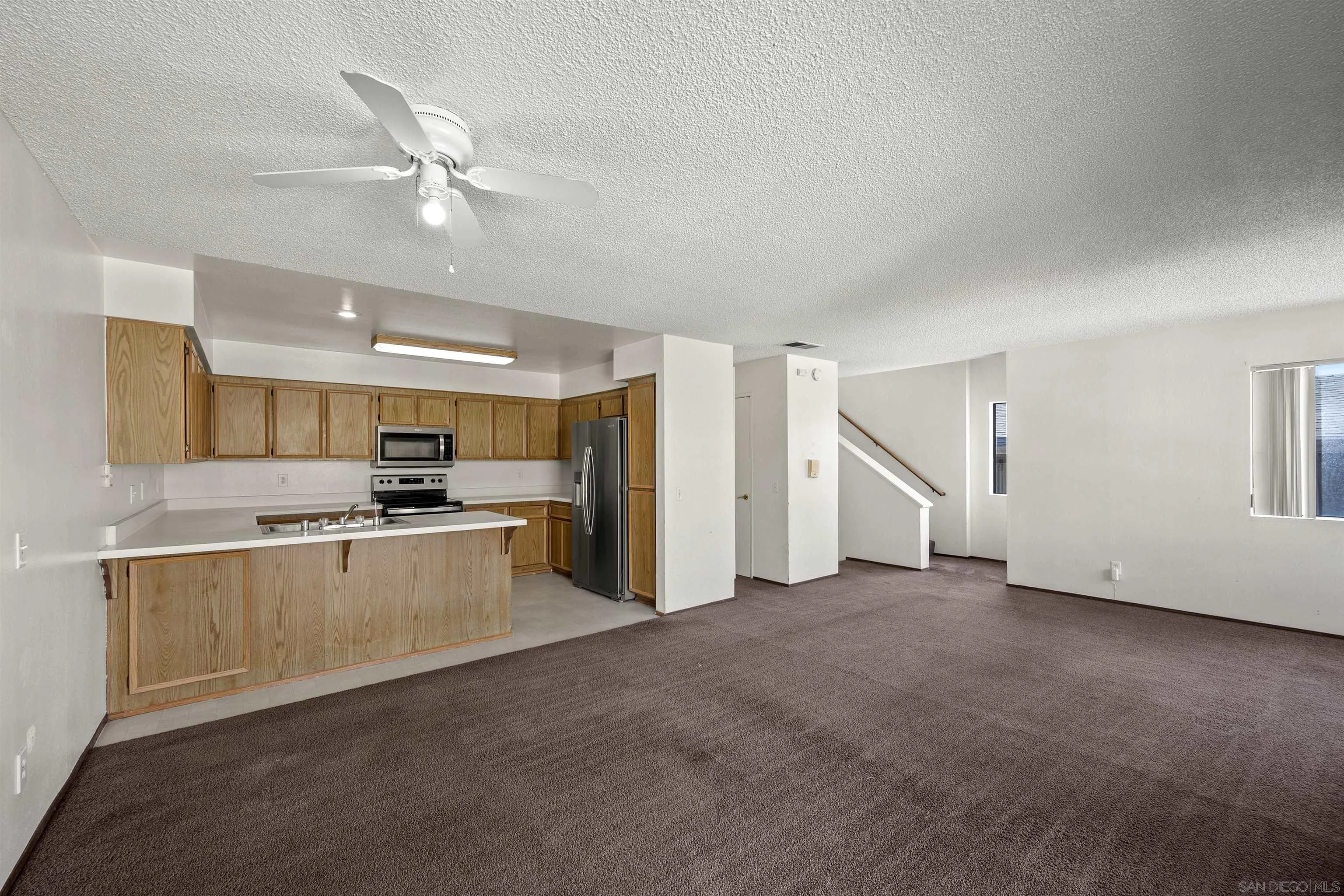 https://cdn.realtyfeed.com/cdn/127/220026935/eeba75a172072165992a51cbe95e621c.webp