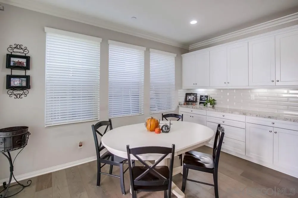 https://cdn.realtyfeed.com/cdn/127/220027149/114a42c2b1b3c84a801a774f63da0931.webp