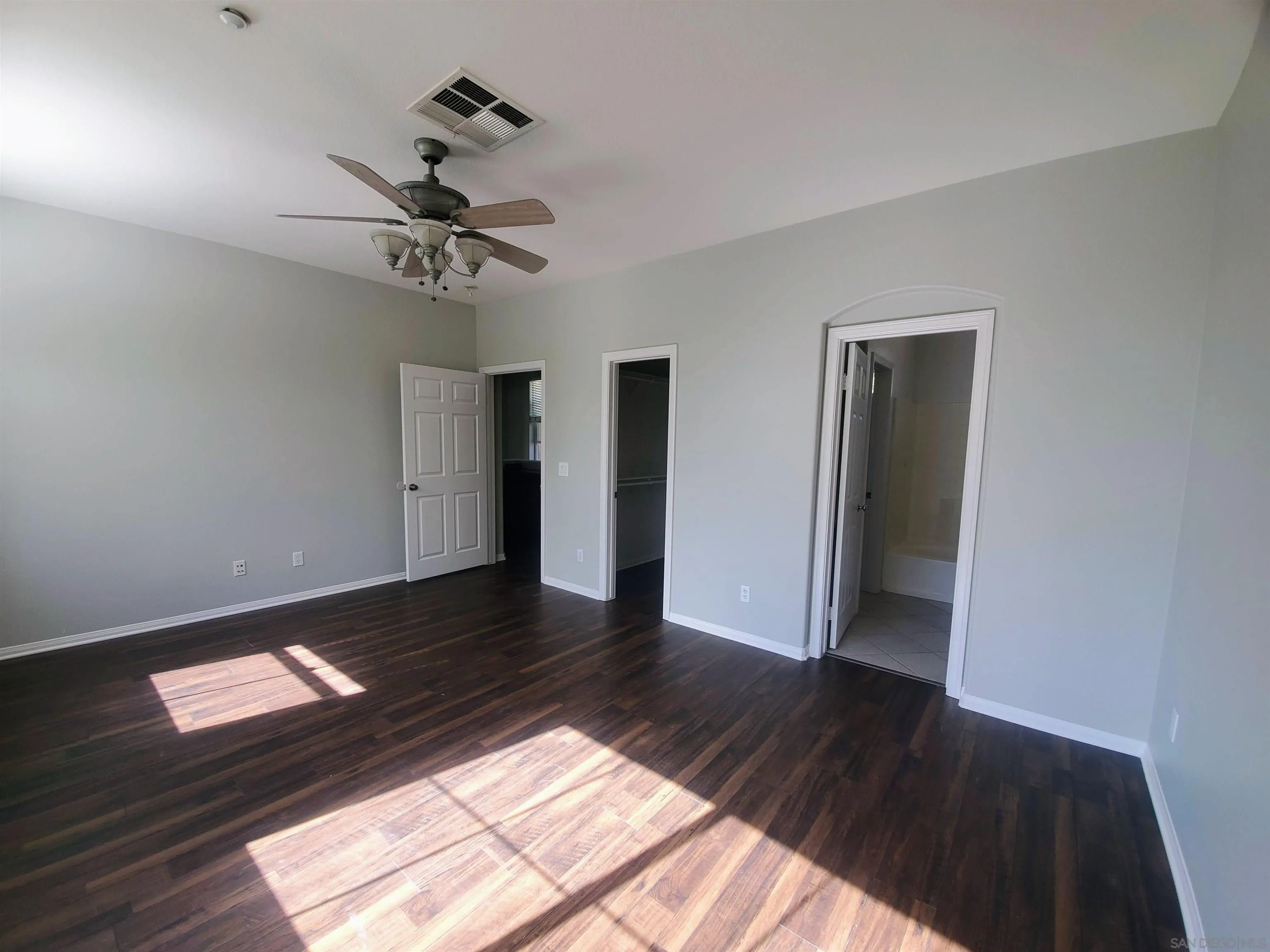 https://cdn.realtyfeed.com/cdn/127/220027151/af9ac428e1f8f076141330390dc7e41a.webp