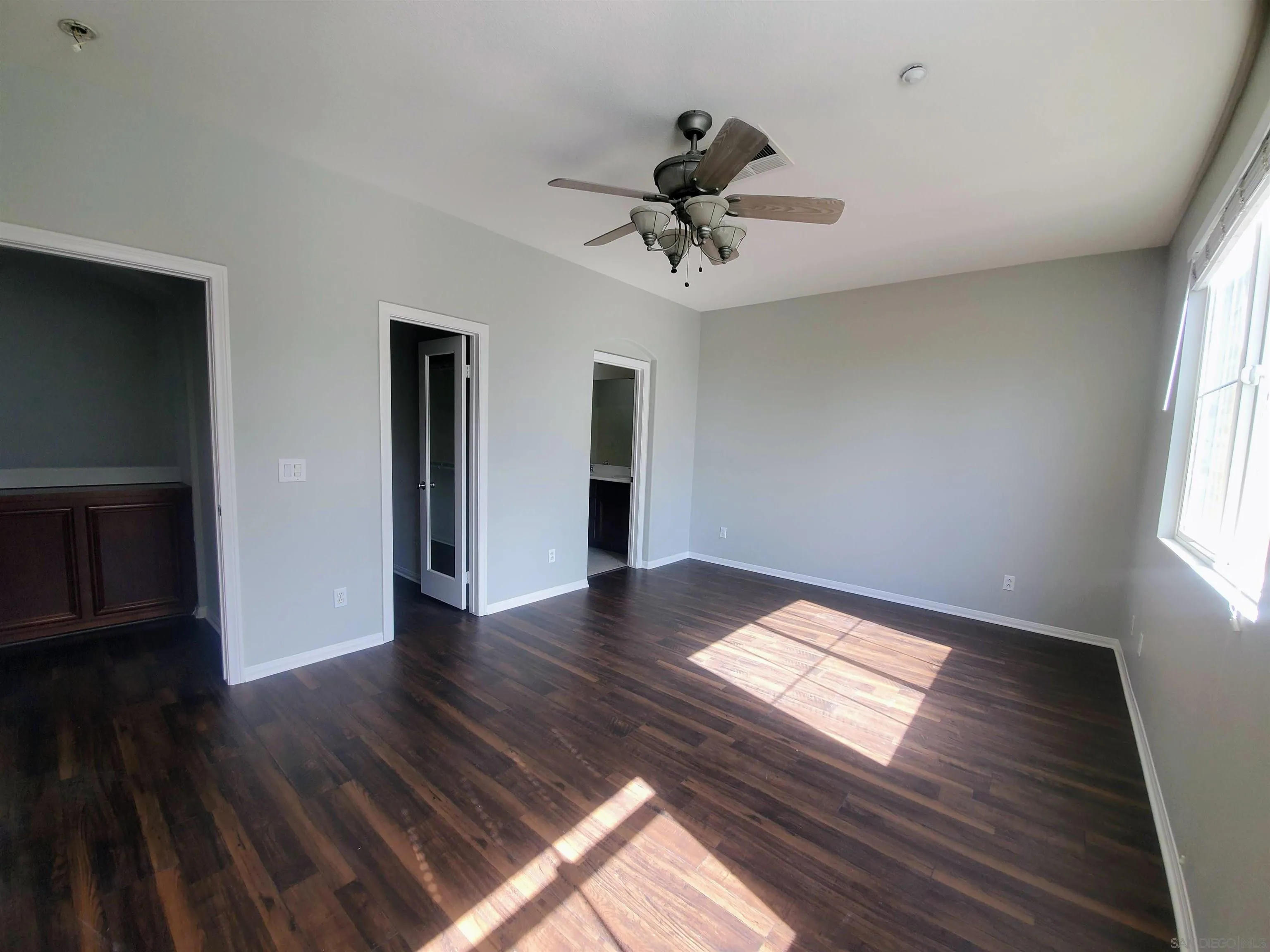 https://cdn.realtyfeed.com/cdn/127/220027151/b9b1cfb06592771f0be364961ca5b0ba.webp