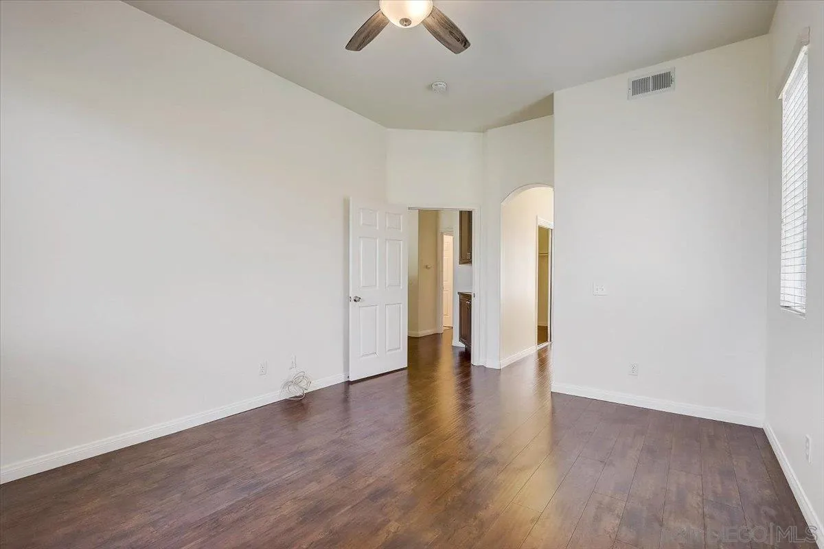 https://cdn.realtyfeed.com/cdn/127/220027245/20f3821b737e5d93000cad9d4d225d72.webp