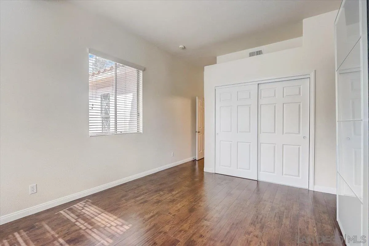 https://cdn.realtyfeed.com/cdn/127/220027245/75178fc197c13c9412a3250db7f27fc2.webp