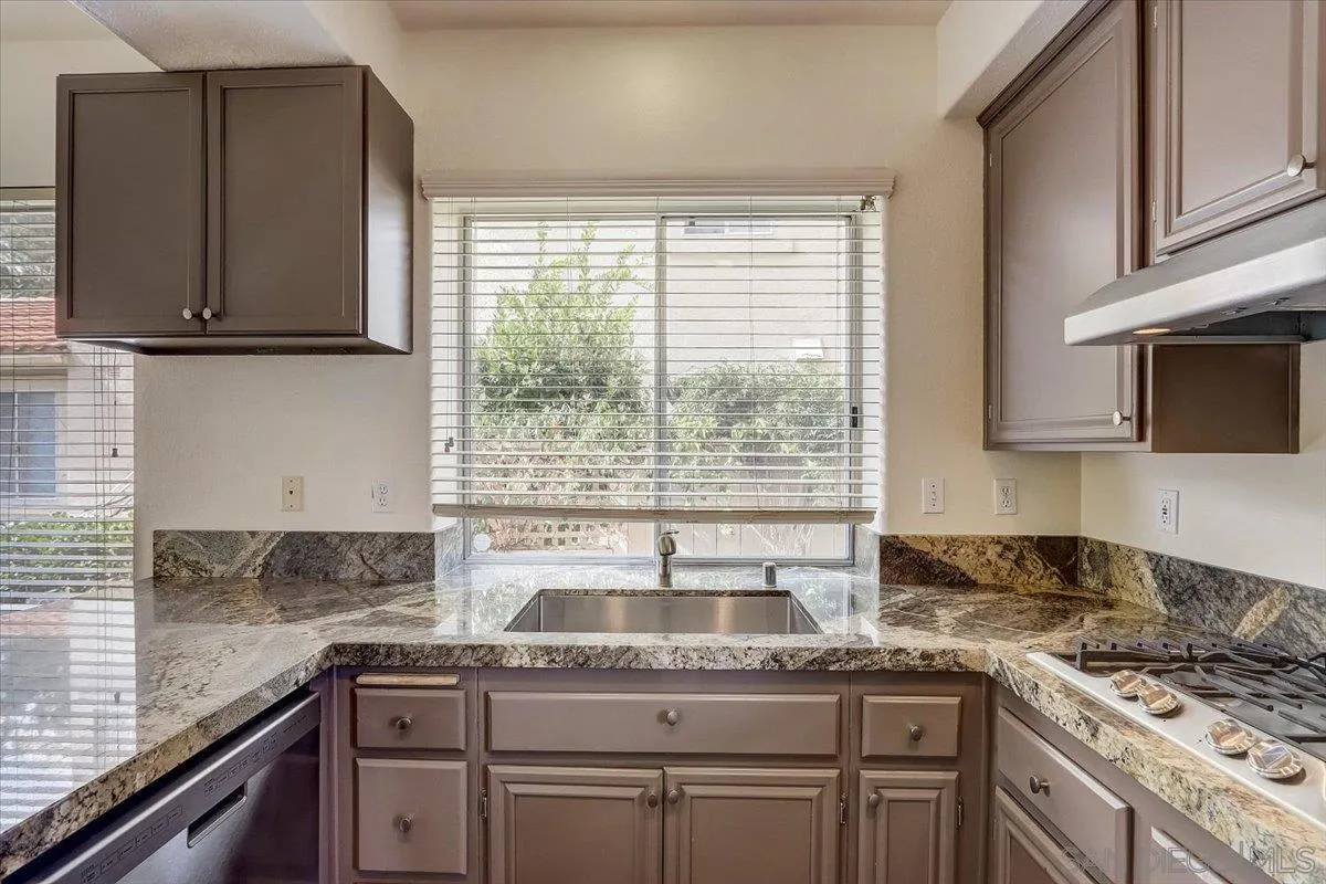 https://cdn.realtyfeed.com/cdn/127/220027245/95d5f4a4d5faf47917903df25a5300f9.webp