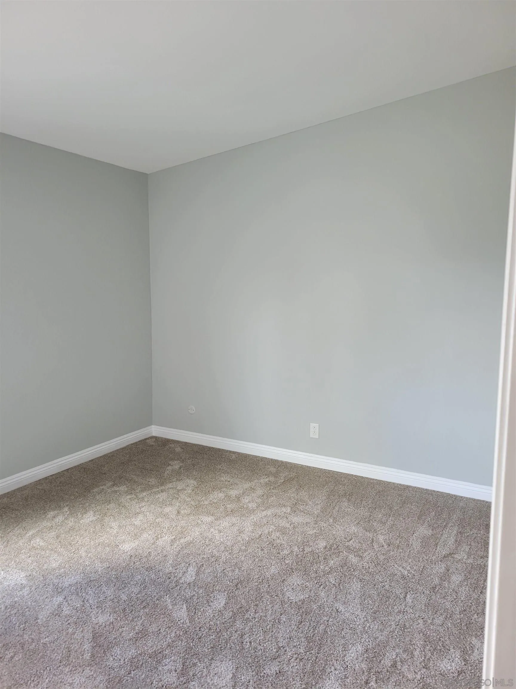 https://cdn.realtyfeed.com/cdn/127/220027295/b065b1b1246689e74a9eebfae95d9d2e.webp