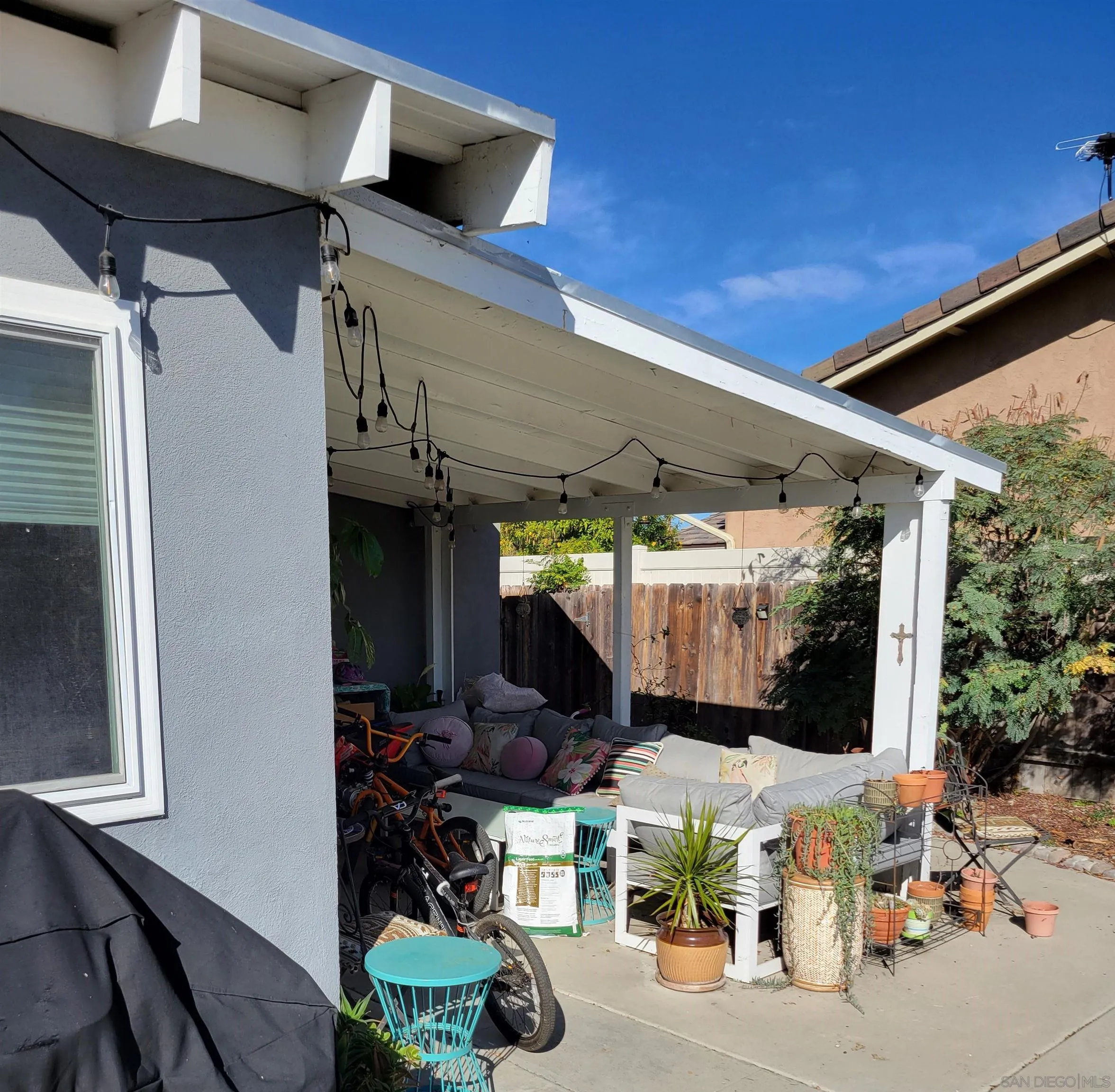 https://cdn.realtyfeed.com/cdn/127/220027295/bc8f17cc9d6edadde972511c490be865.webp