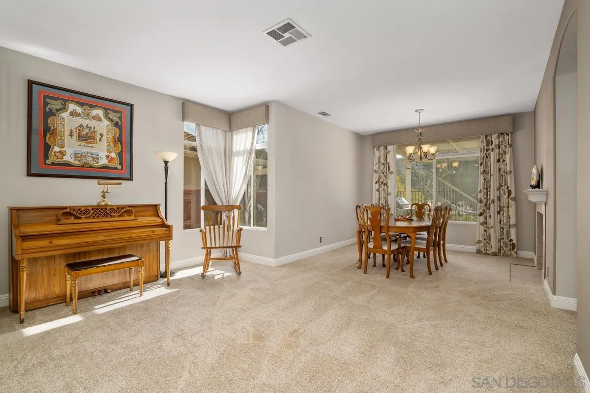 https://cdn.realtyfeed.com/cdn/127/220027377/19077631dba5d42745e674c45184f6f5.webp