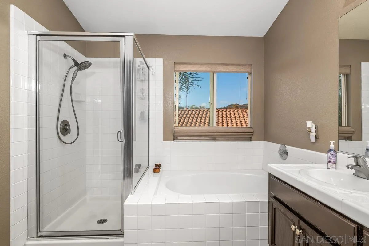 https://cdn.realtyfeed.com/cdn/127/220027377/19170bfe3d4ec8955be4b2d24348f7a0.webp