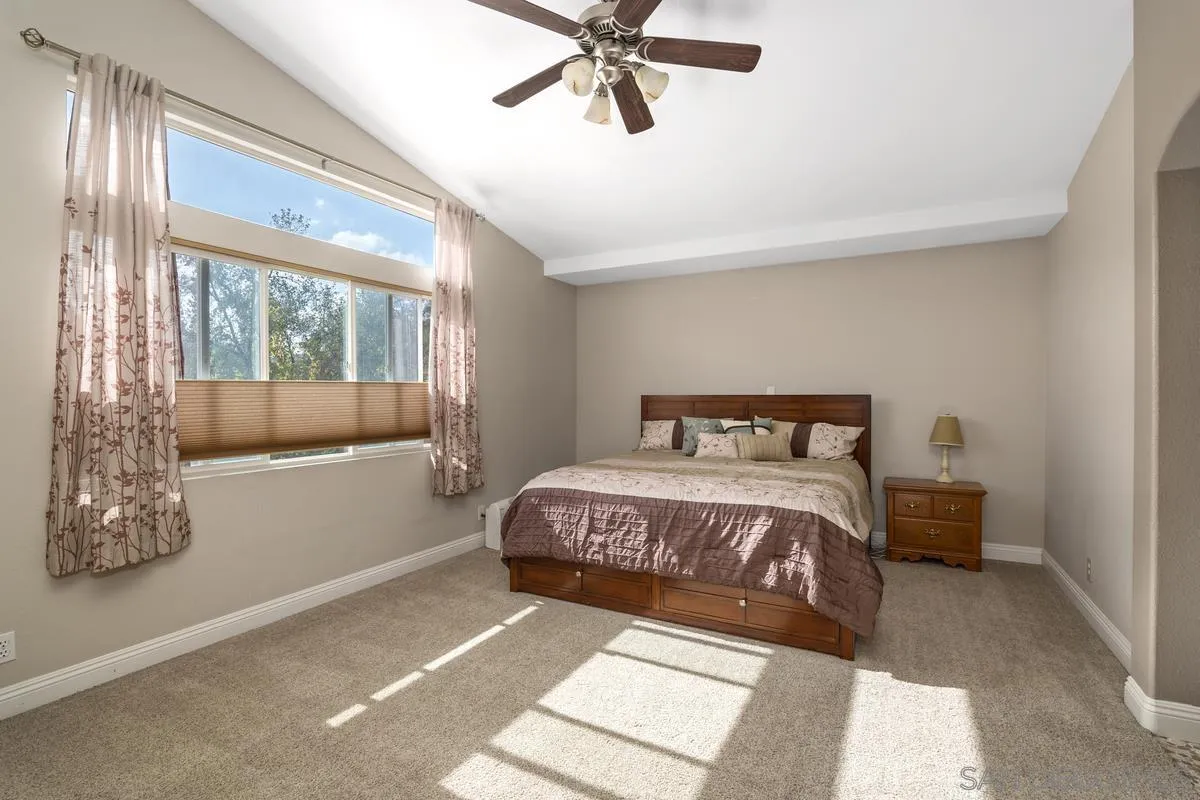 https://cdn.realtyfeed.com/cdn/127/220027377/19cf8521837901138e9ab30f46ae7584.webp