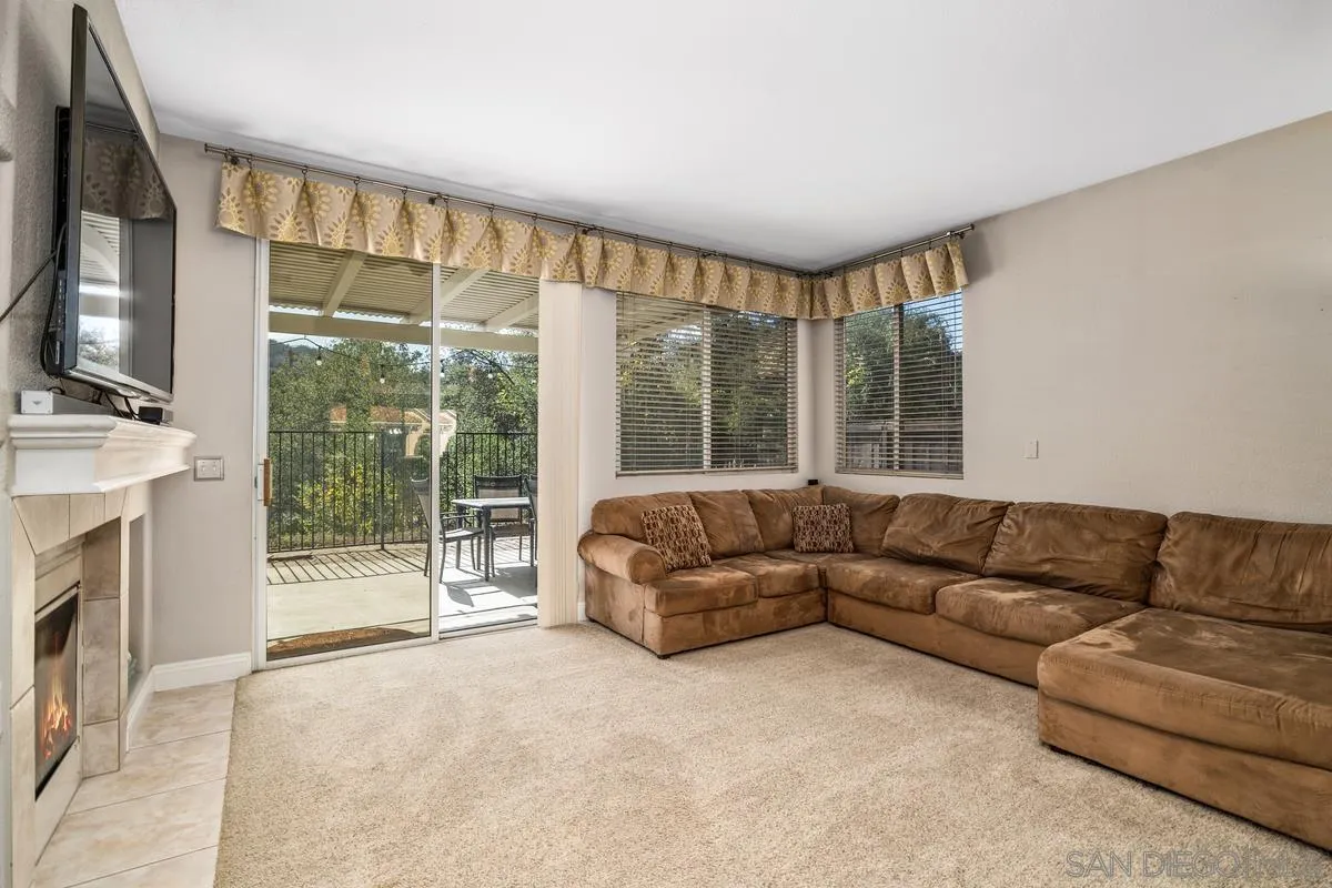 https://cdn.realtyfeed.com/cdn/127/220027377/24d9fdedf906fc654405e25a5a02bef6.webp