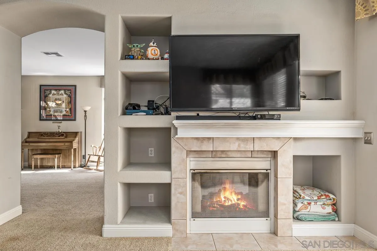 https://cdn.realtyfeed.com/cdn/127/220027377/29536d65e92406c6590a718bec1fd8bd.webp