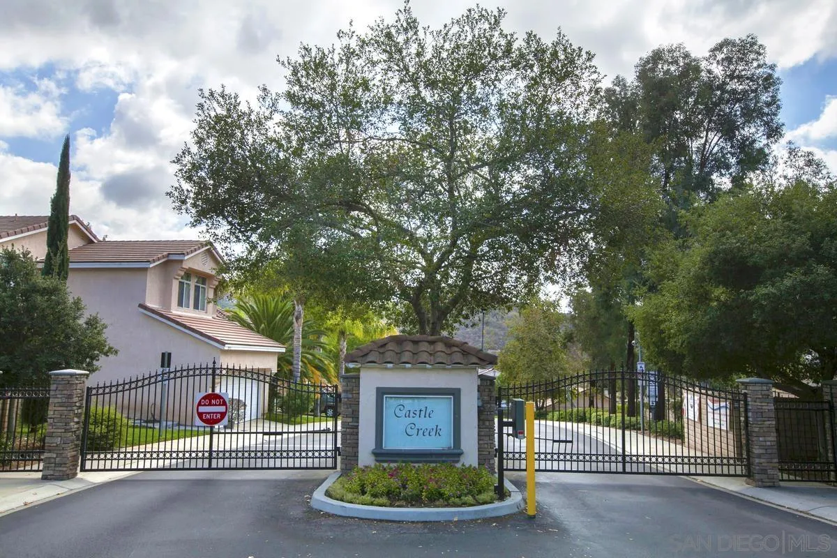 https://cdn.realtyfeed.com/cdn/127/220027377/2cd3073592d11e6200f89a361057130d.webp