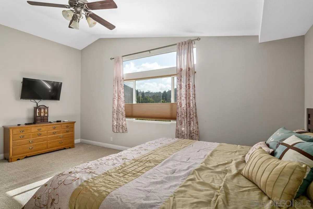https://cdn.realtyfeed.com/cdn/127/220027377/3a3064d4a43da46737aa9bbbbb4b540d.webp