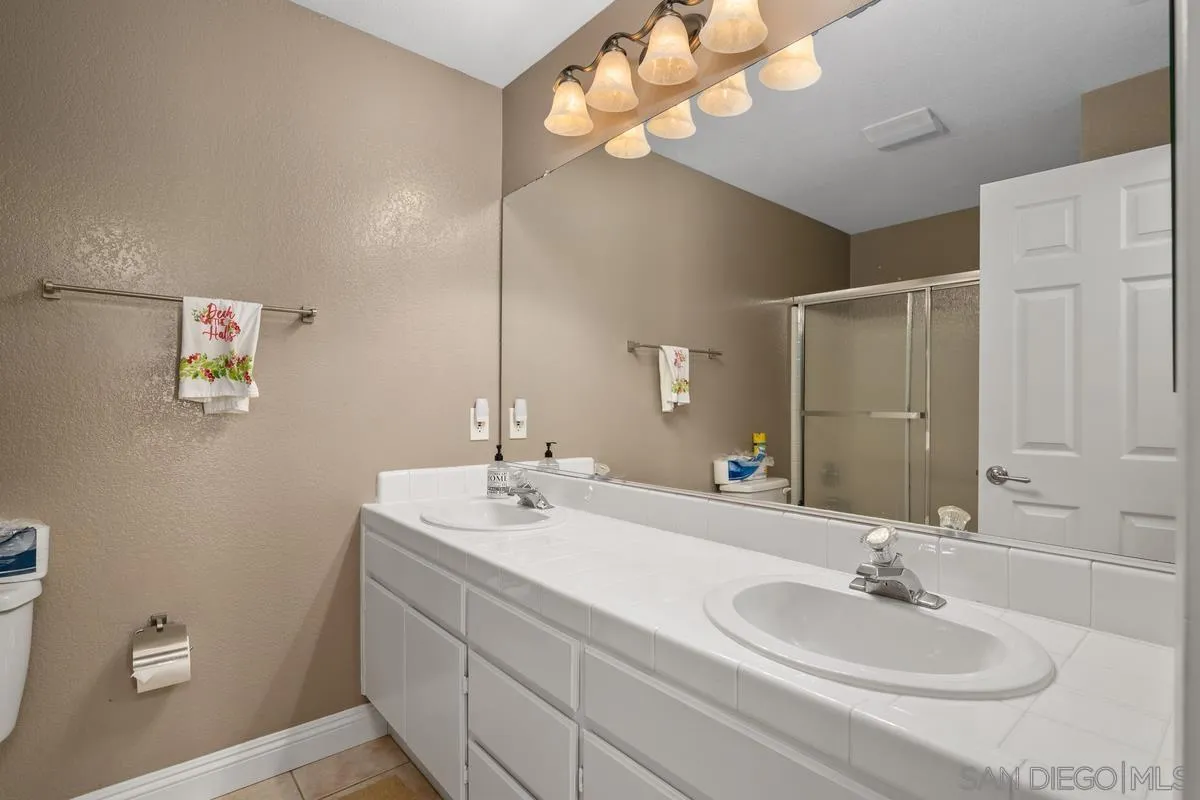 https://cdn.realtyfeed.com/cdn/127/220027377/5234fe1f9581d6a53c36d82bfa0e2929.webp