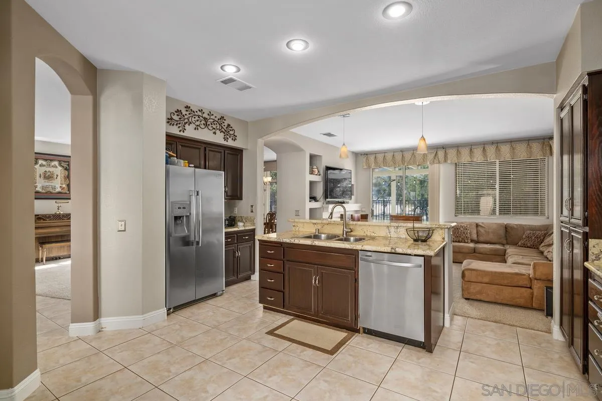 https://cdn.realtyfeed.com/cdn/127/220027377/721c565fcd88f05f9b2855a571a7e0dd.webp