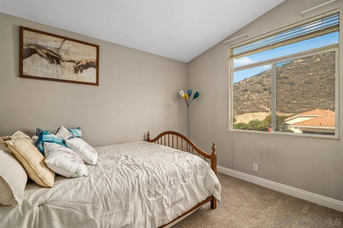 https://cdn.realtyfeed.com/cdn/127/220027377/aade877aece7165529b176c65deb8974.webp