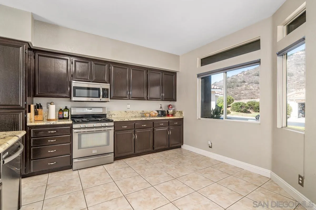 https://cdn.realtyfeed.com/cdn/127/220027377/bf999ca5188313b9619dede746b30bd8.webp