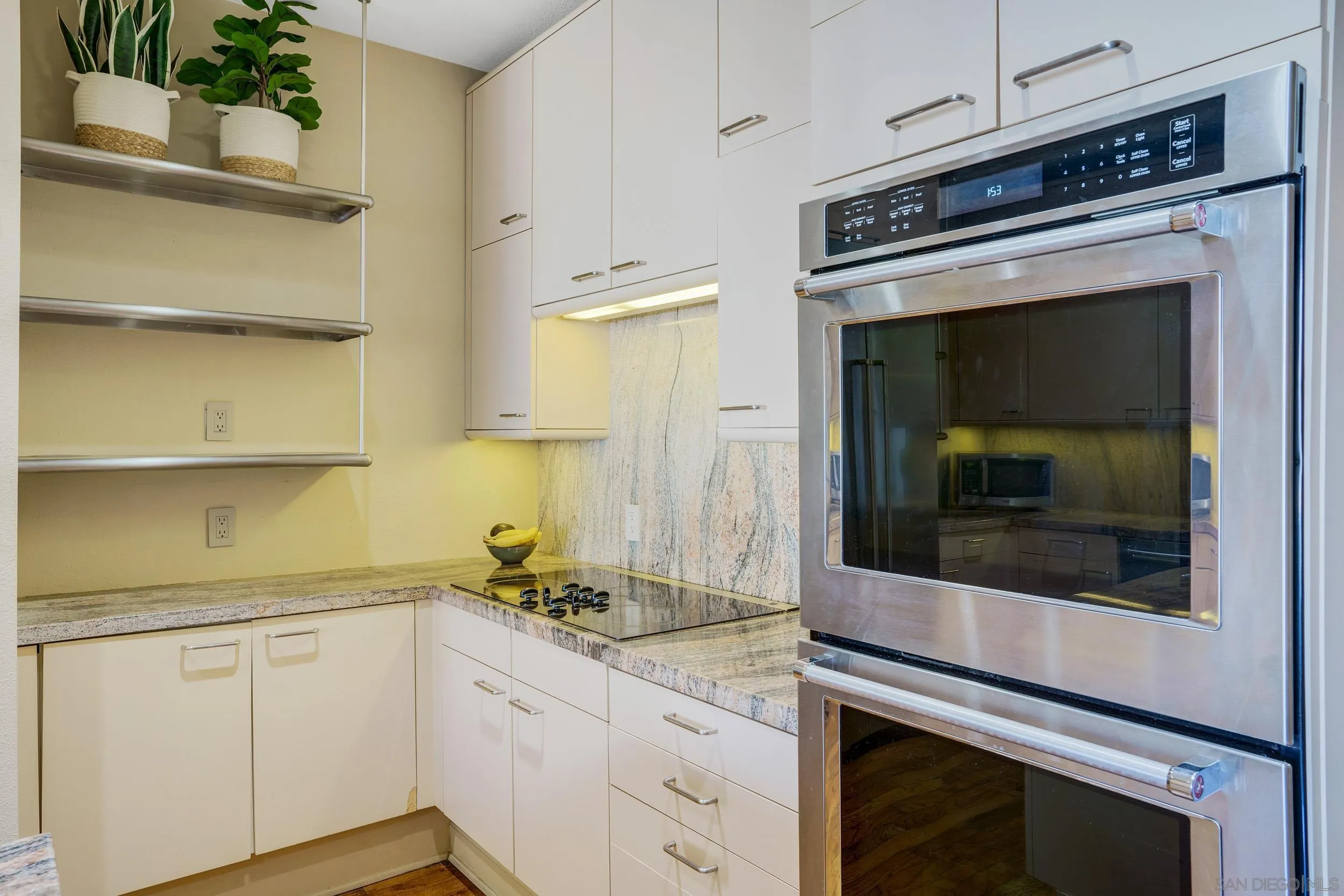 https://cdn.realtyfeed.com/cdn/127/220027444/3cf03977261c5475148a949d735a9dc9.webp