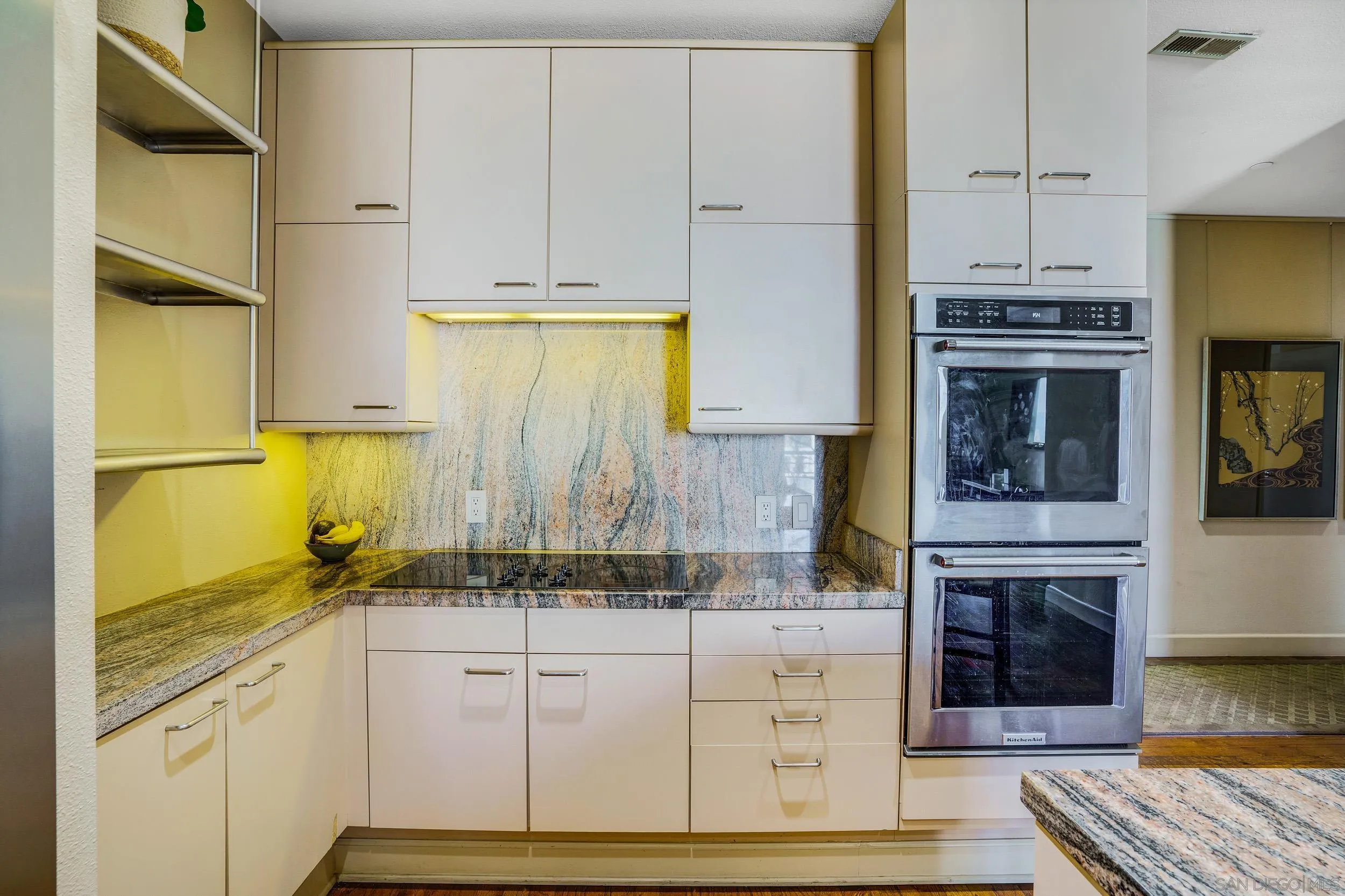 https://cdn.realtyfeed.com/cdn/127/220027444/8c8d9736cf5740597a57a1b6f41c2141.webp