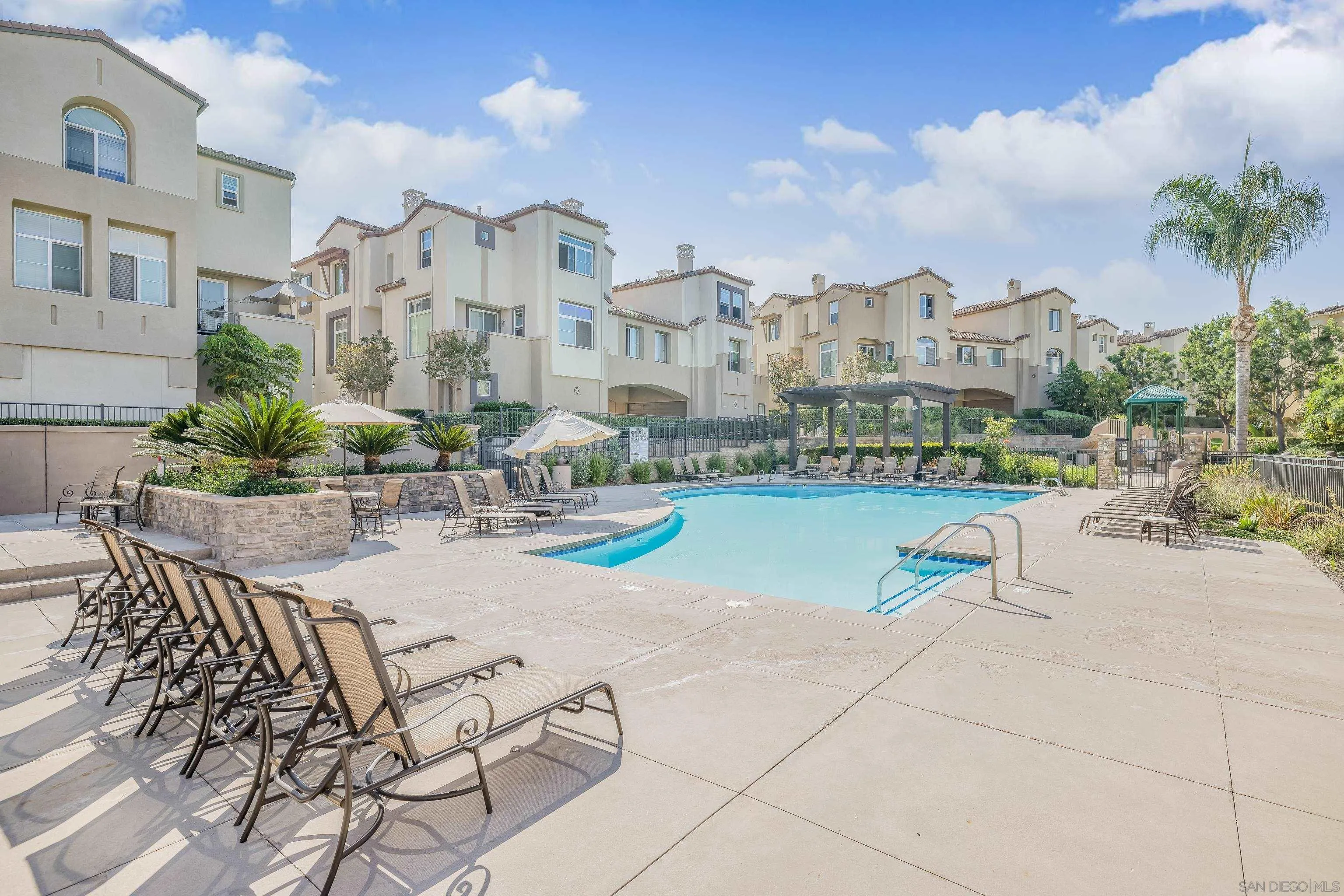 Photo #2: 220027533 Listing 