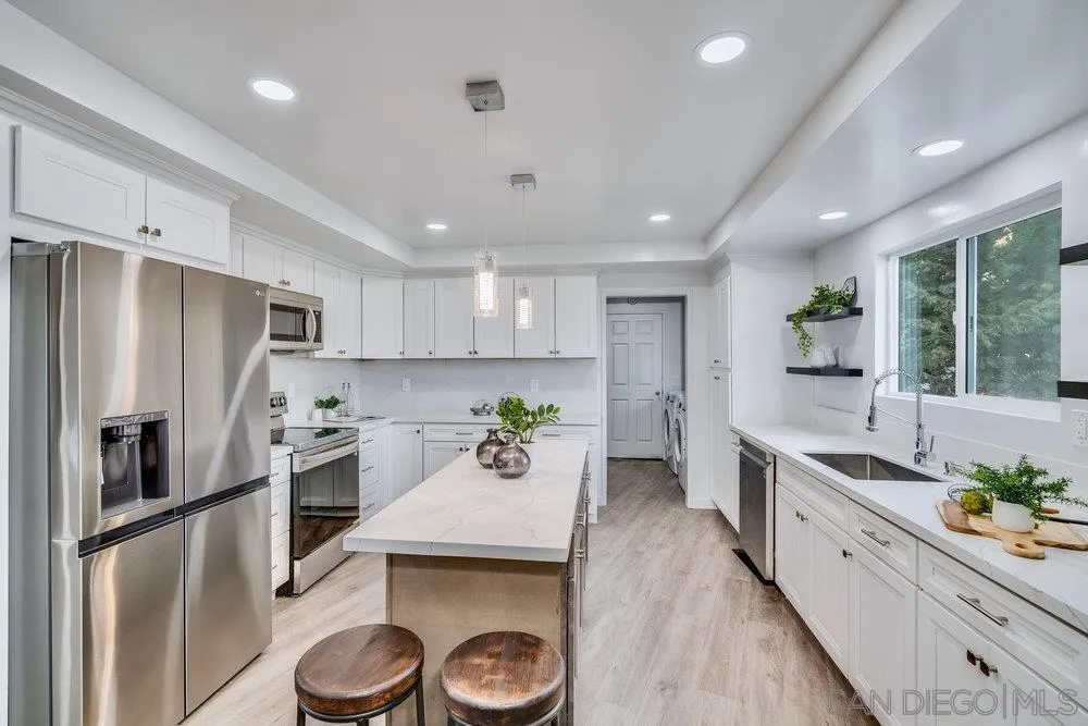 https://cdn.realtyfeed.com/cdn/127/220027535/4c13aab15ab9f1551a6c76aff781c7ff.webp