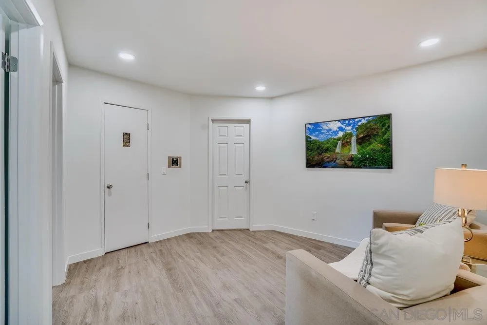 https://cdn.realtyfeed.com/cdn/127/220027535/fd50f9bae8231faa3bb6421c529b0c57.webp