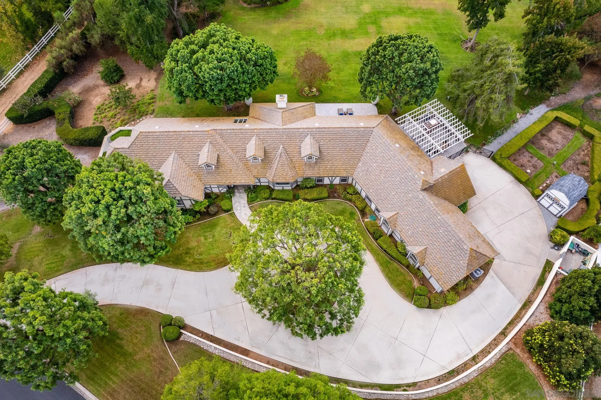 https://cdn.realtyfeed.com/cdn/127/220027540/0a7715761efc5b18f227edc0804805aa.webp