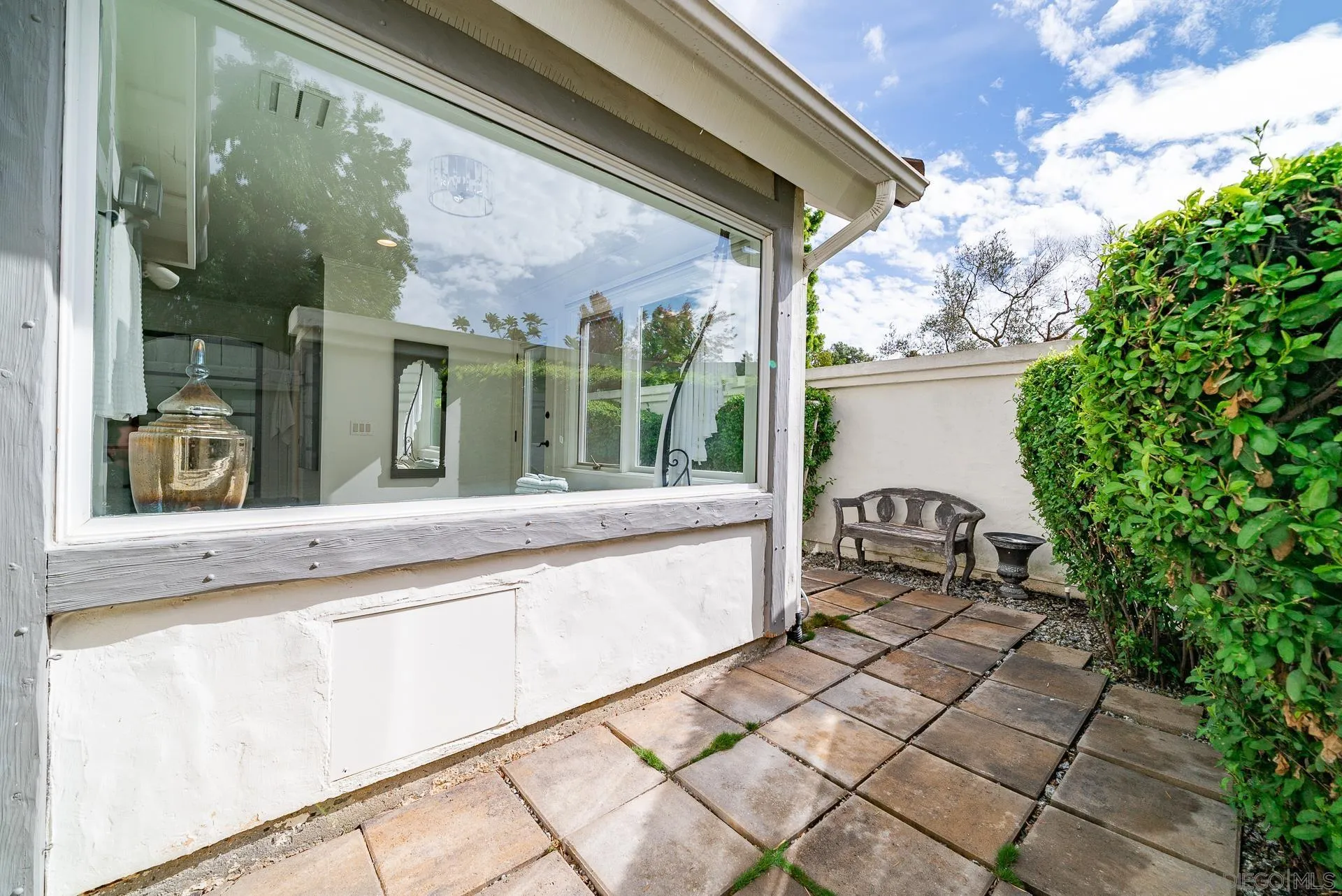 https://cdn.realtyfeed.com/cdn/127/220027540/3c17d640cdf4772e866532cc965d598a.webp