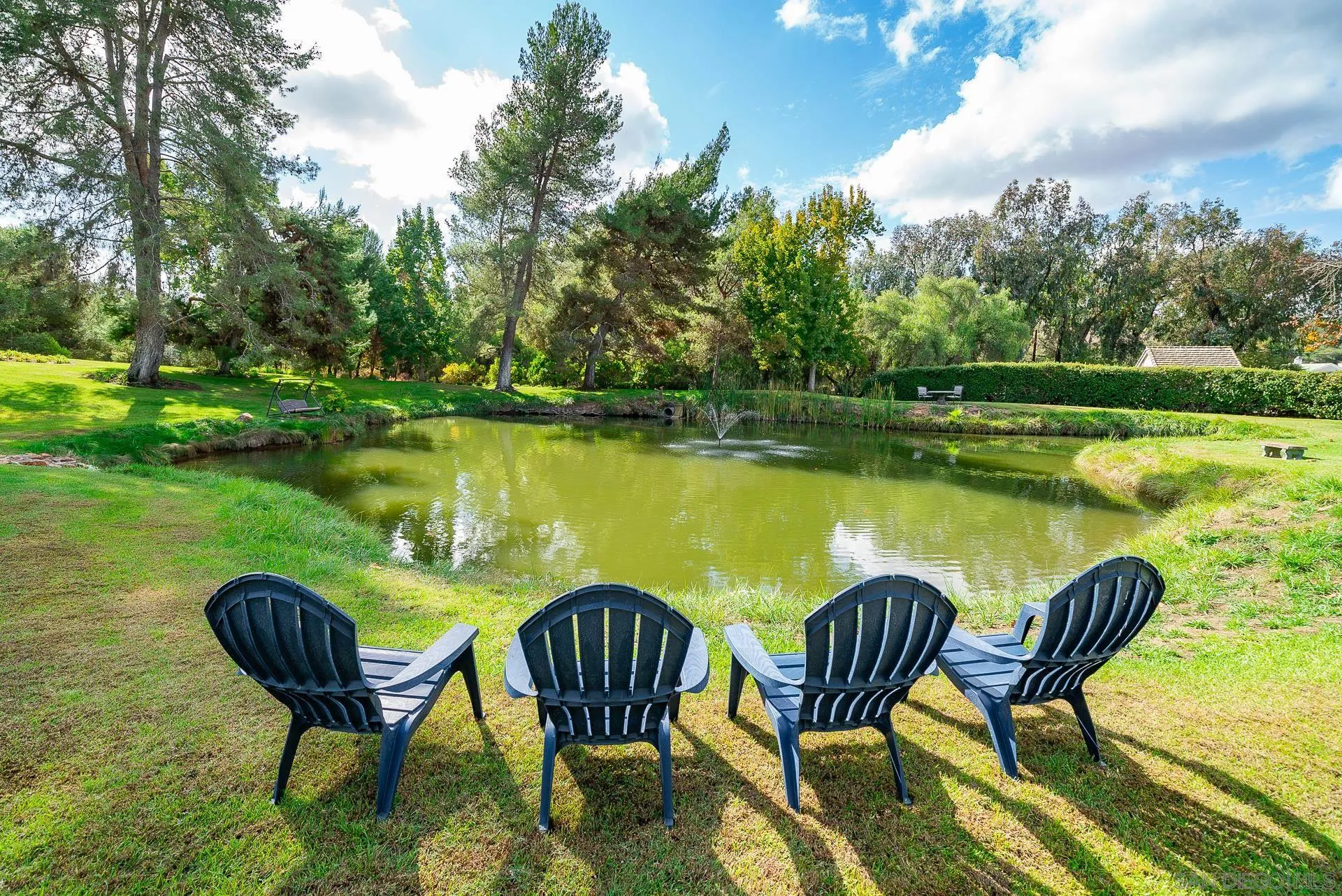 https://cdn.realtyfeed.com/cdn/127/220027540/4ee6b6047bbad401f5318fa1883eb9cb.webp