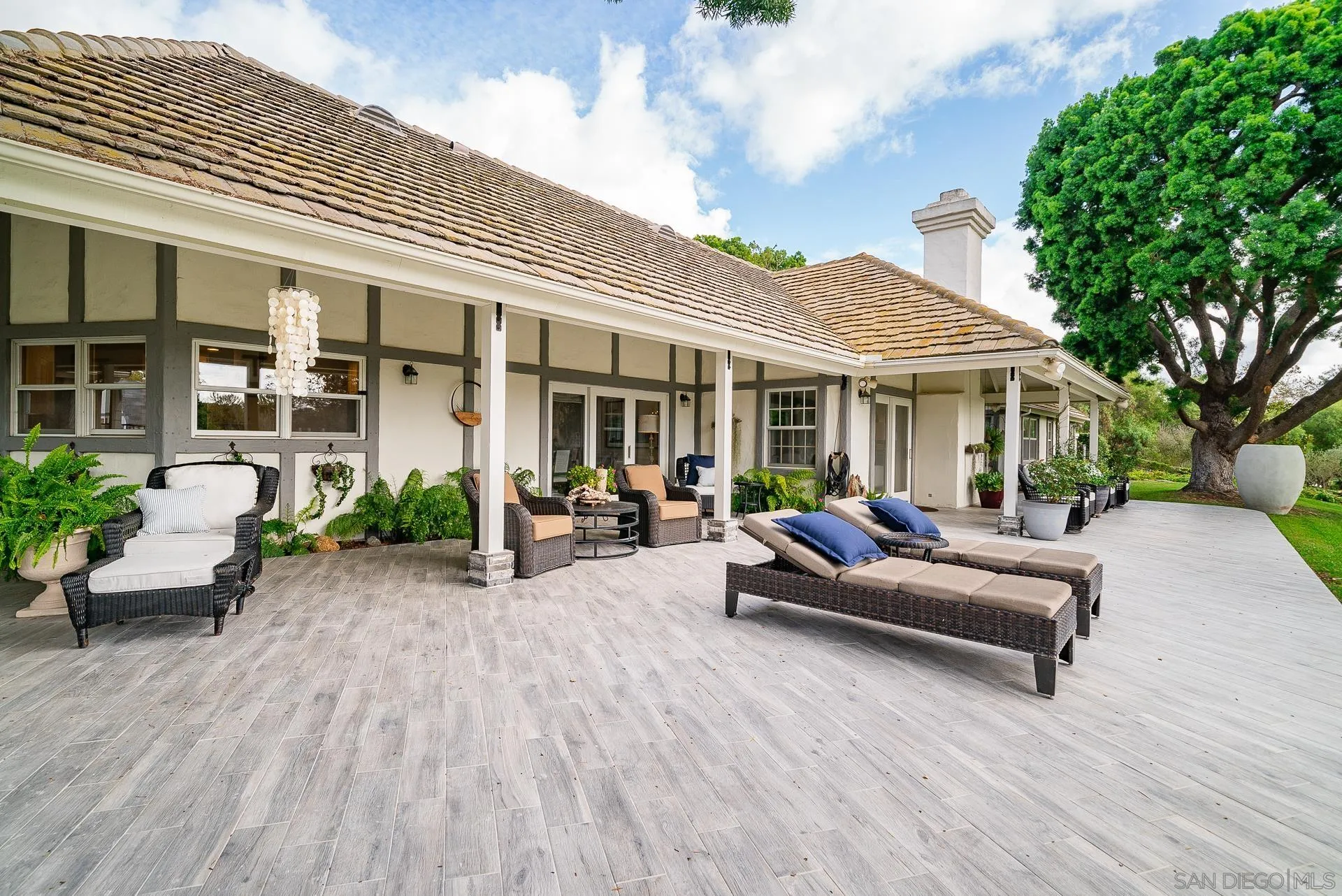https://cdn.realtyfeed.com/cdn/127/220027540/54cc6ae05f653a3d1edd42325df77fae.webp