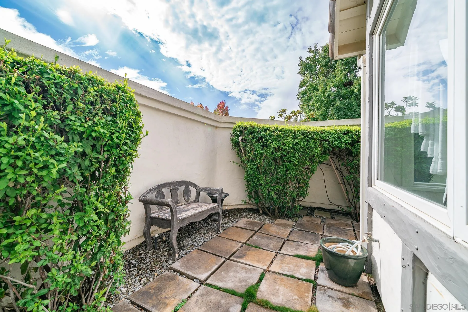 https://cdn.realtyfeed.com/cdn/127/220027540/5860fbb65ade70445a4b505232ba4670.webp