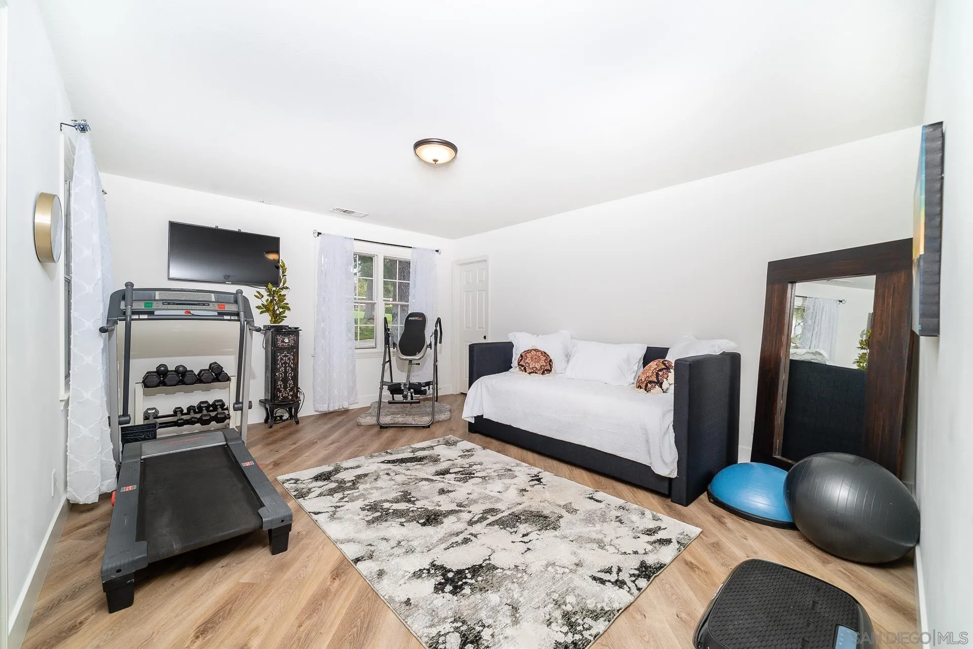 https://cdn.realtyfeed.com/cdn/127/220027540/58f99f209a92de2ce2a391c5f22996ba.webp