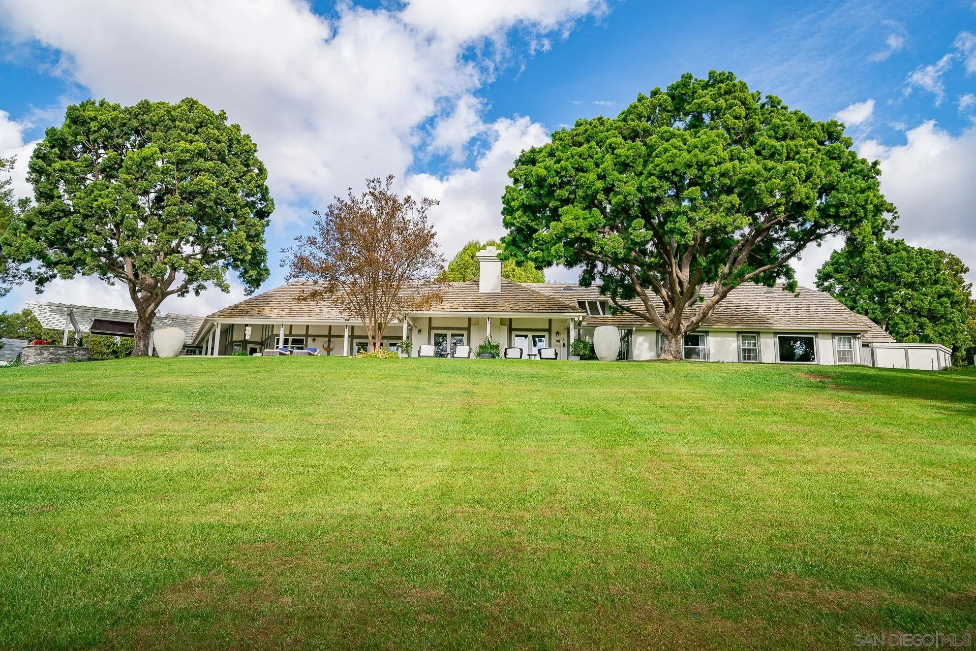 https://cdn.realtyfeed.com/cdn/127/220027540/5d18421e91d5536f78d0736ad17f39ca.webp