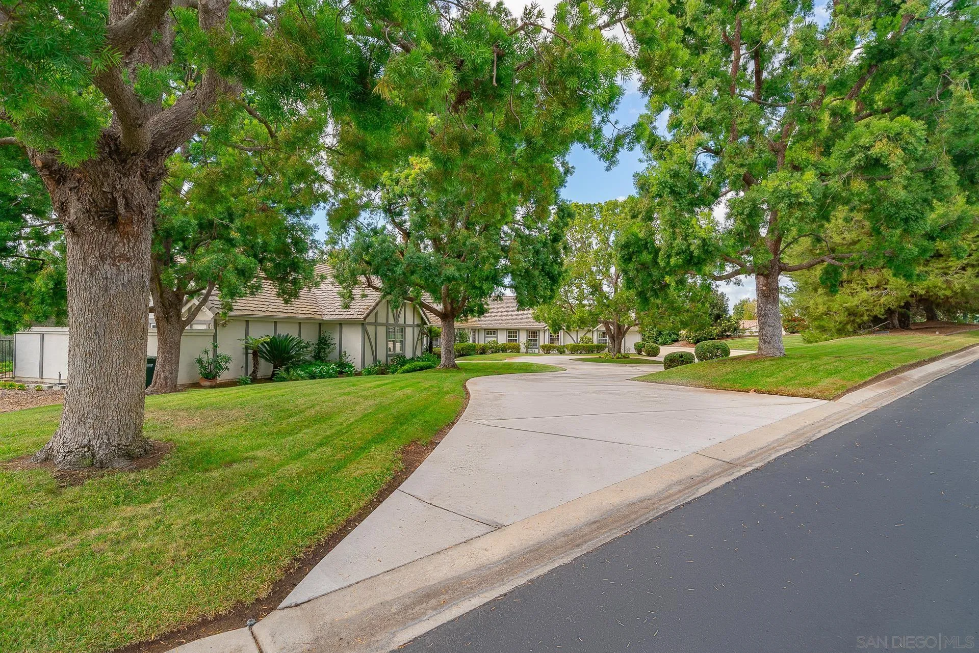 https://cdn.realtyfeed.com/cdn/127/220027540/66635fdc37fe71359fb972268e656624.webp