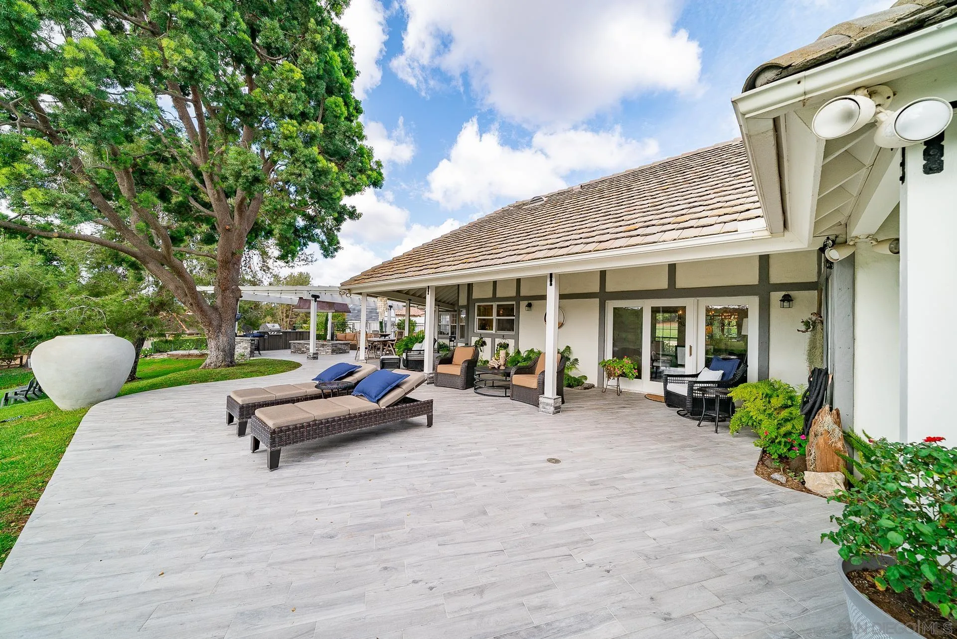 https://cdn.realtyfeed.com/cdn/127/220027540/7785b23c82d3c7b577b52fe5a9240e38.webp