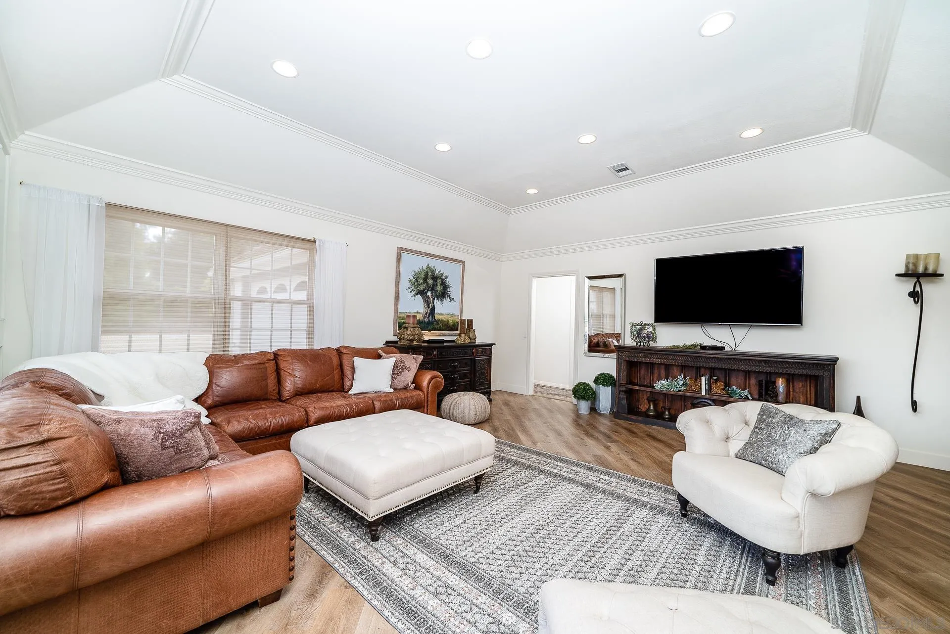 https://cdn.realtyfeed.com/cdn/127/220027540/990070d4d8037492e49a04b3530e3ad4.webp
