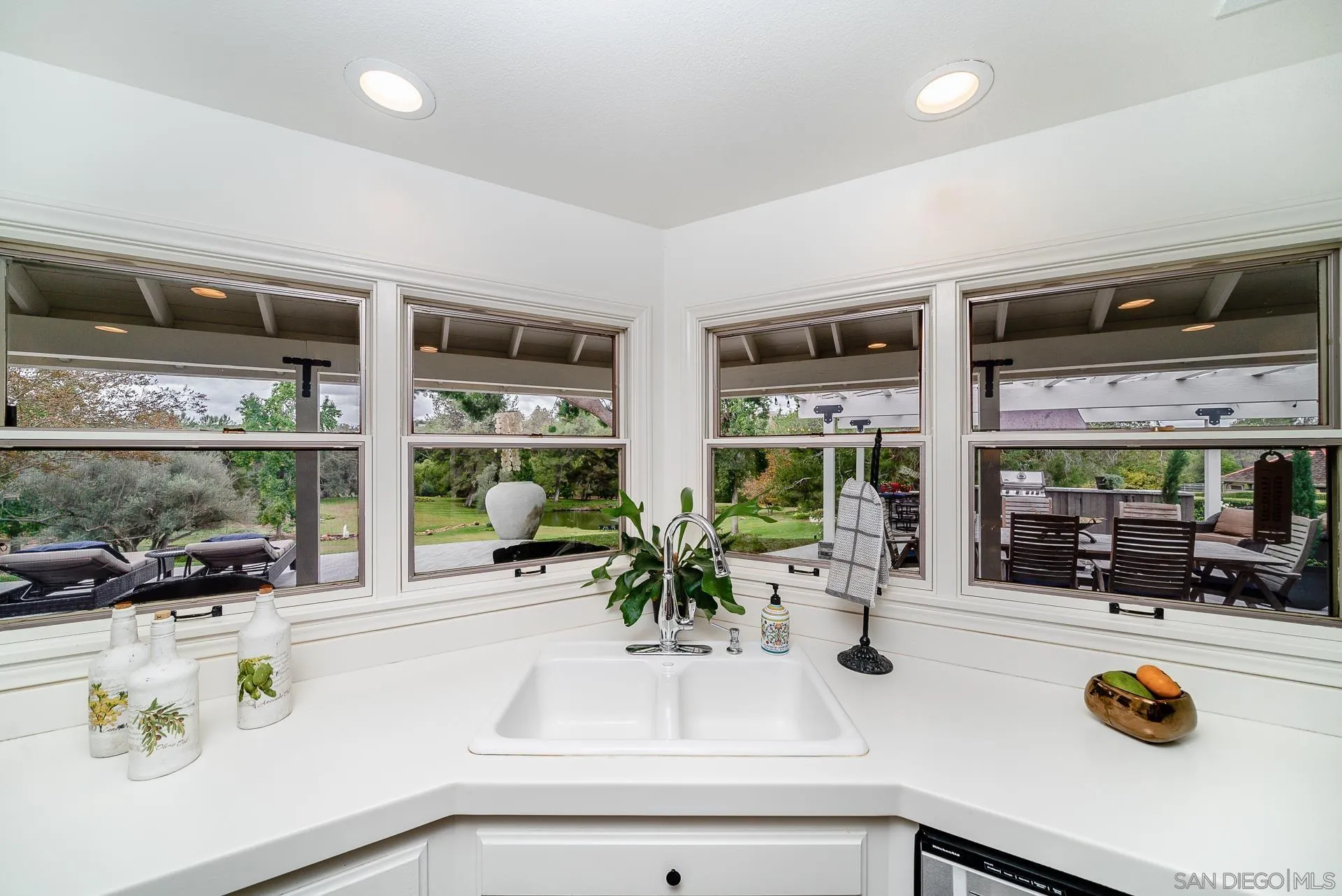 https://cdn.realtyfeed.com/cdn/127/220027540/abf54944002a1e592a3985b86c583f51.webp